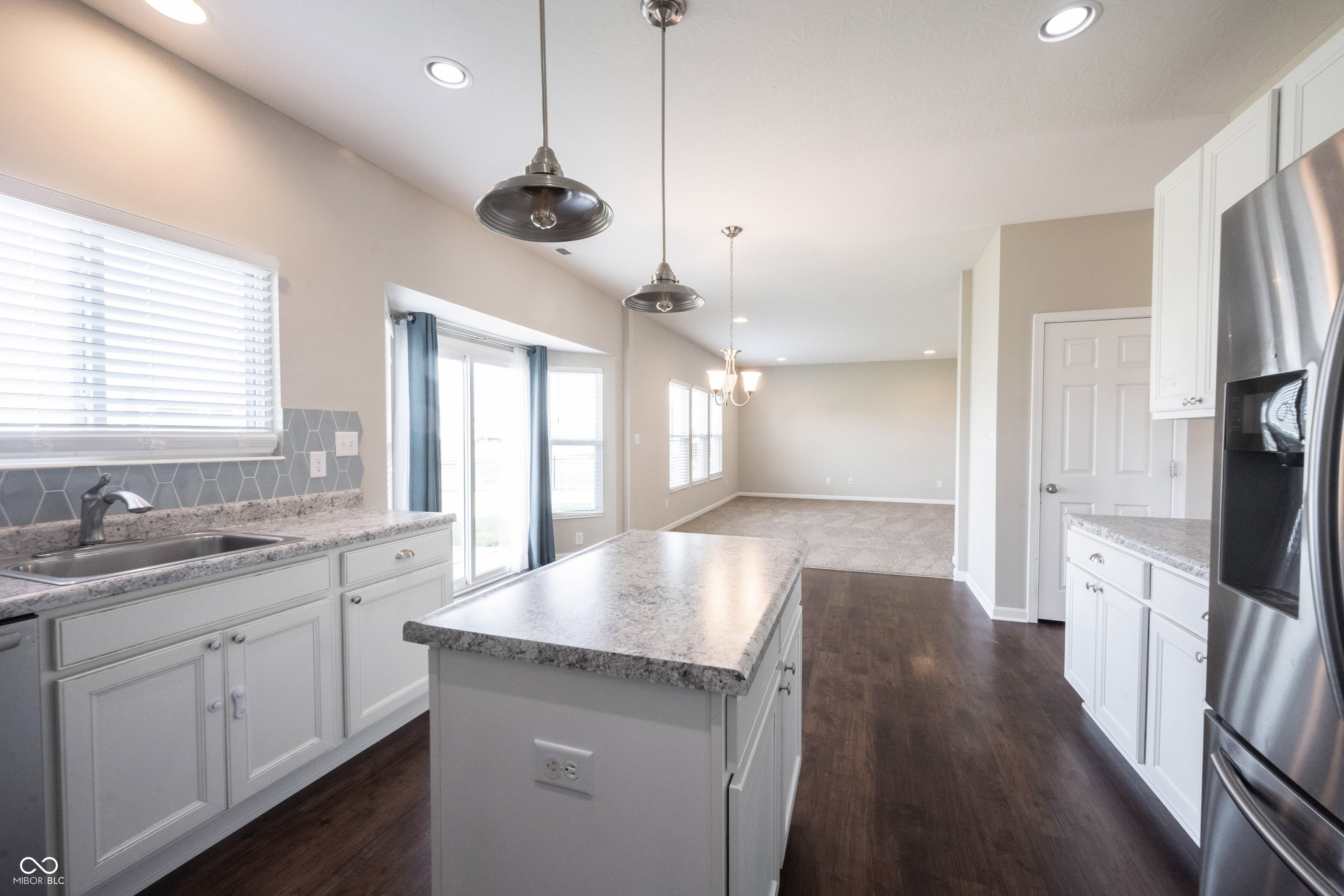 6218 N Woodside Court