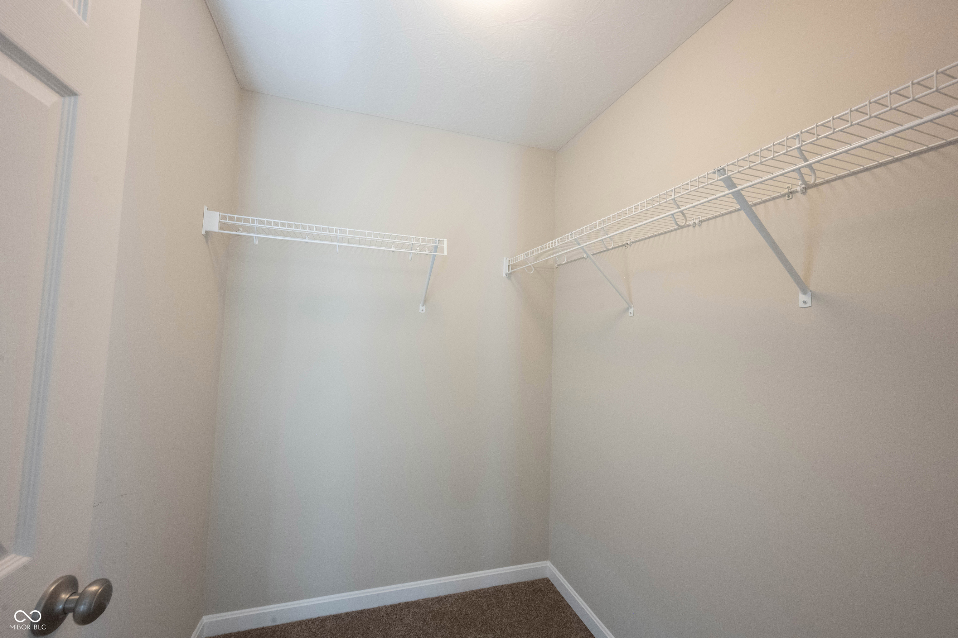 6218 N Woodside Court