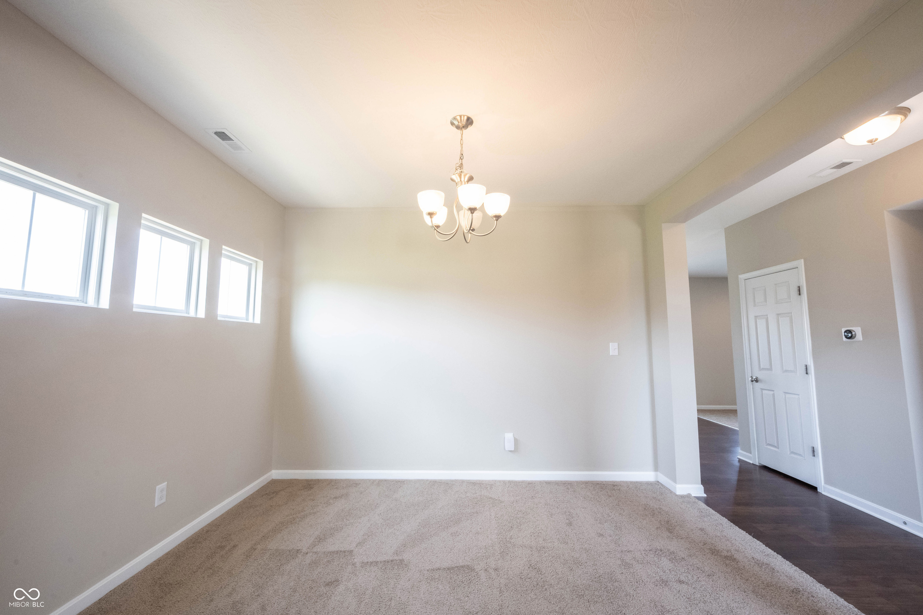 6218 N Woodside Court