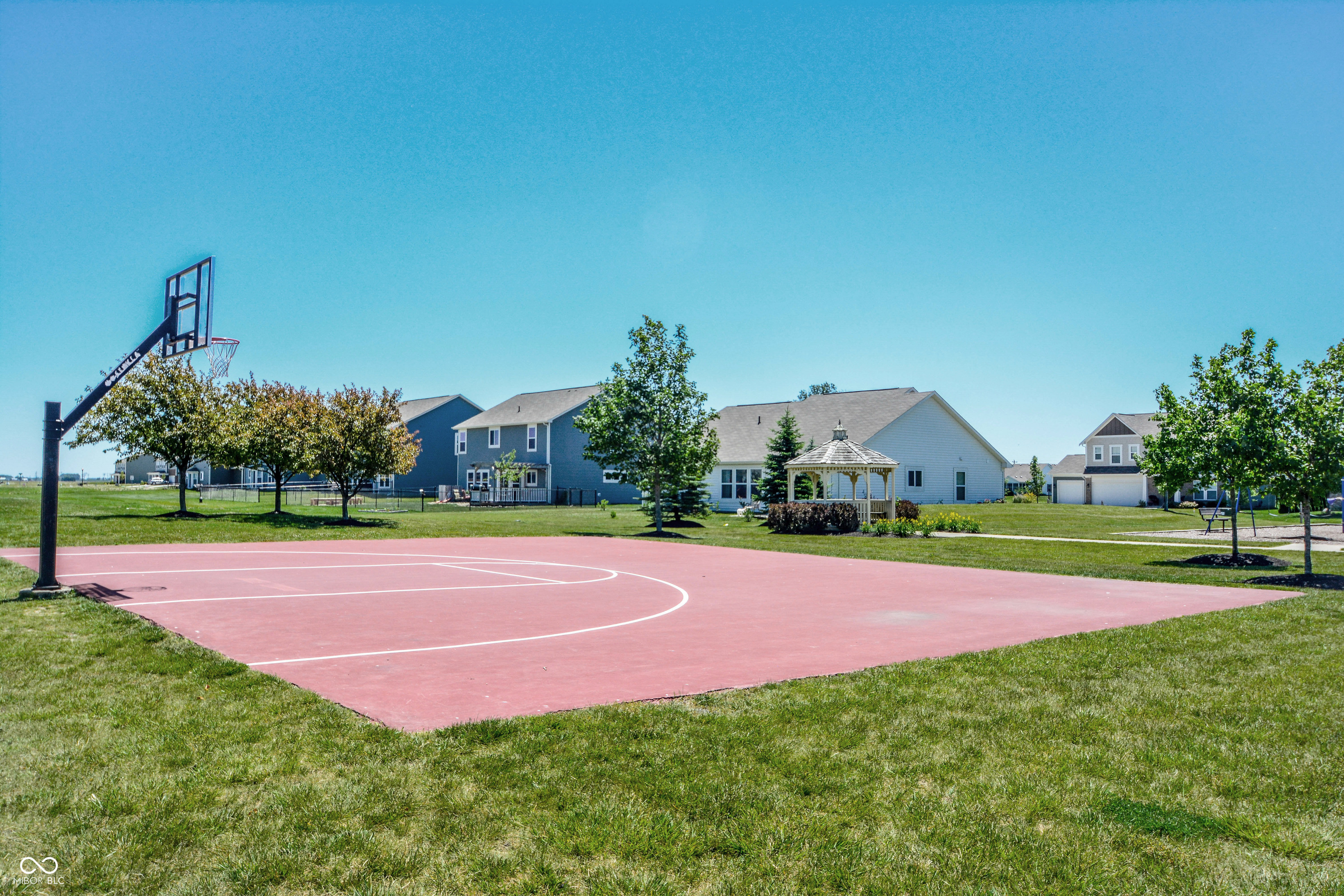 6218 N Woodside Court