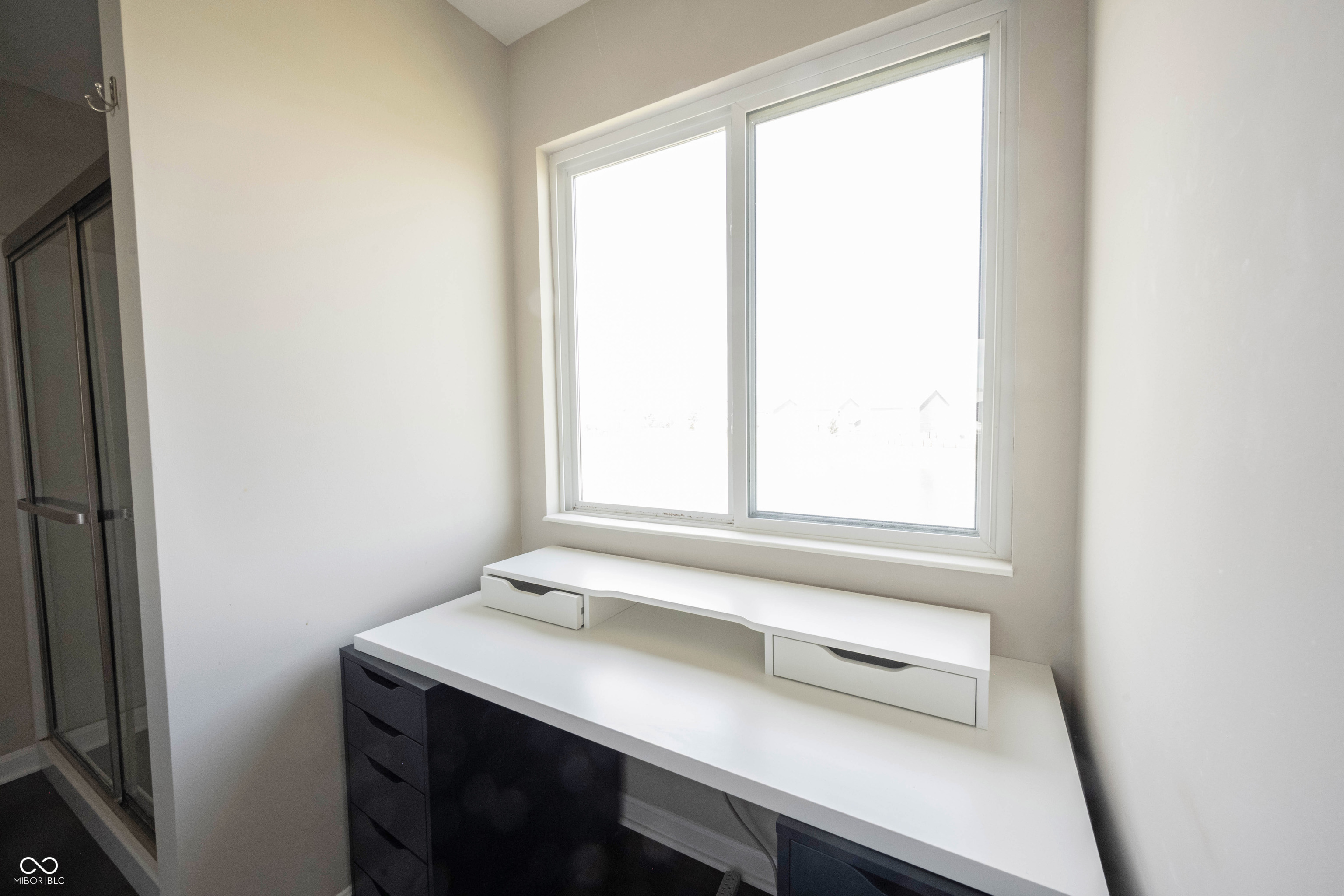 6218 N Woodside Court