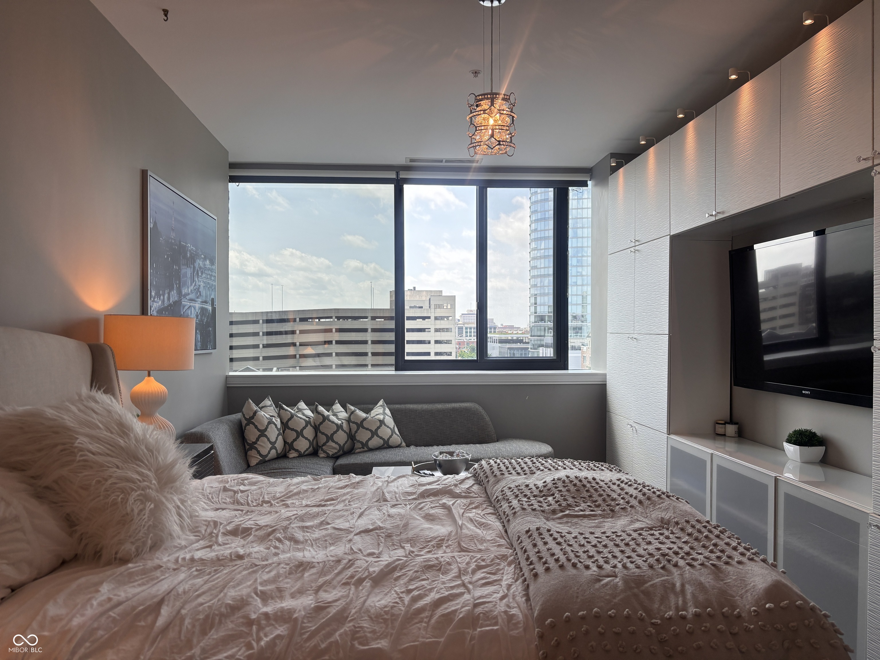 225 N New Jersey Street Unit: 52