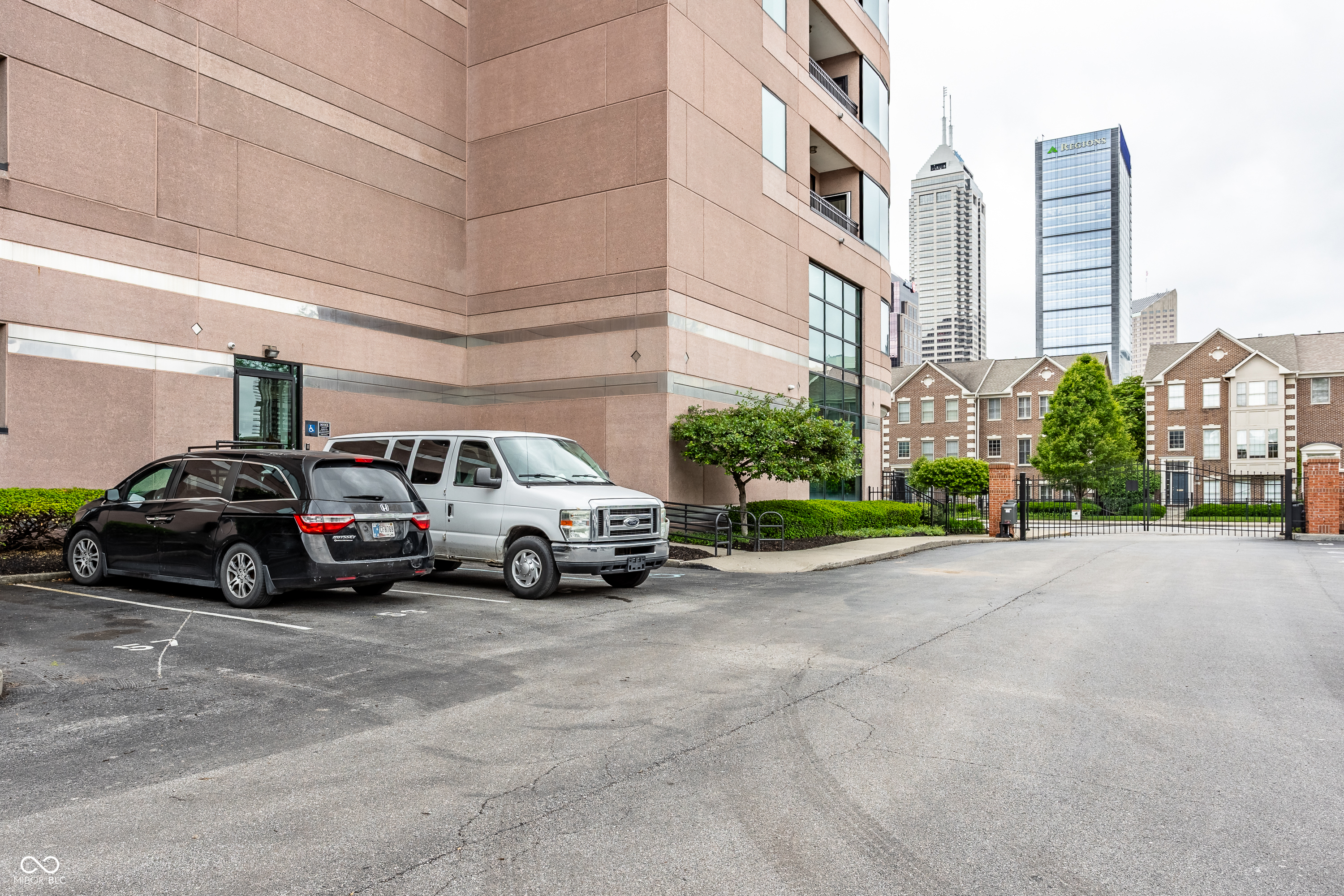 225 N New Jersey Street Unit: 52