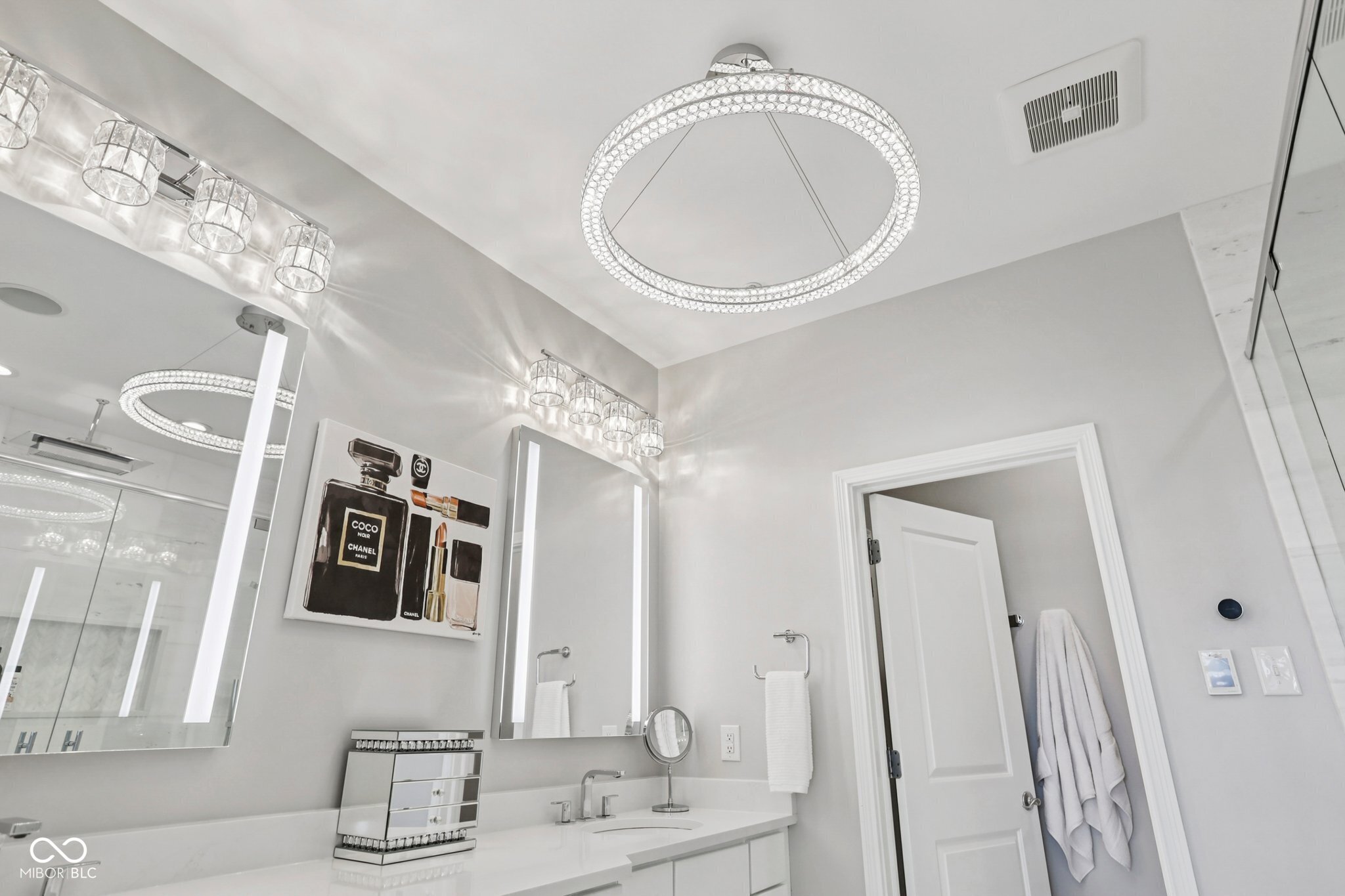 225 N New Jersey Street Unit: 52