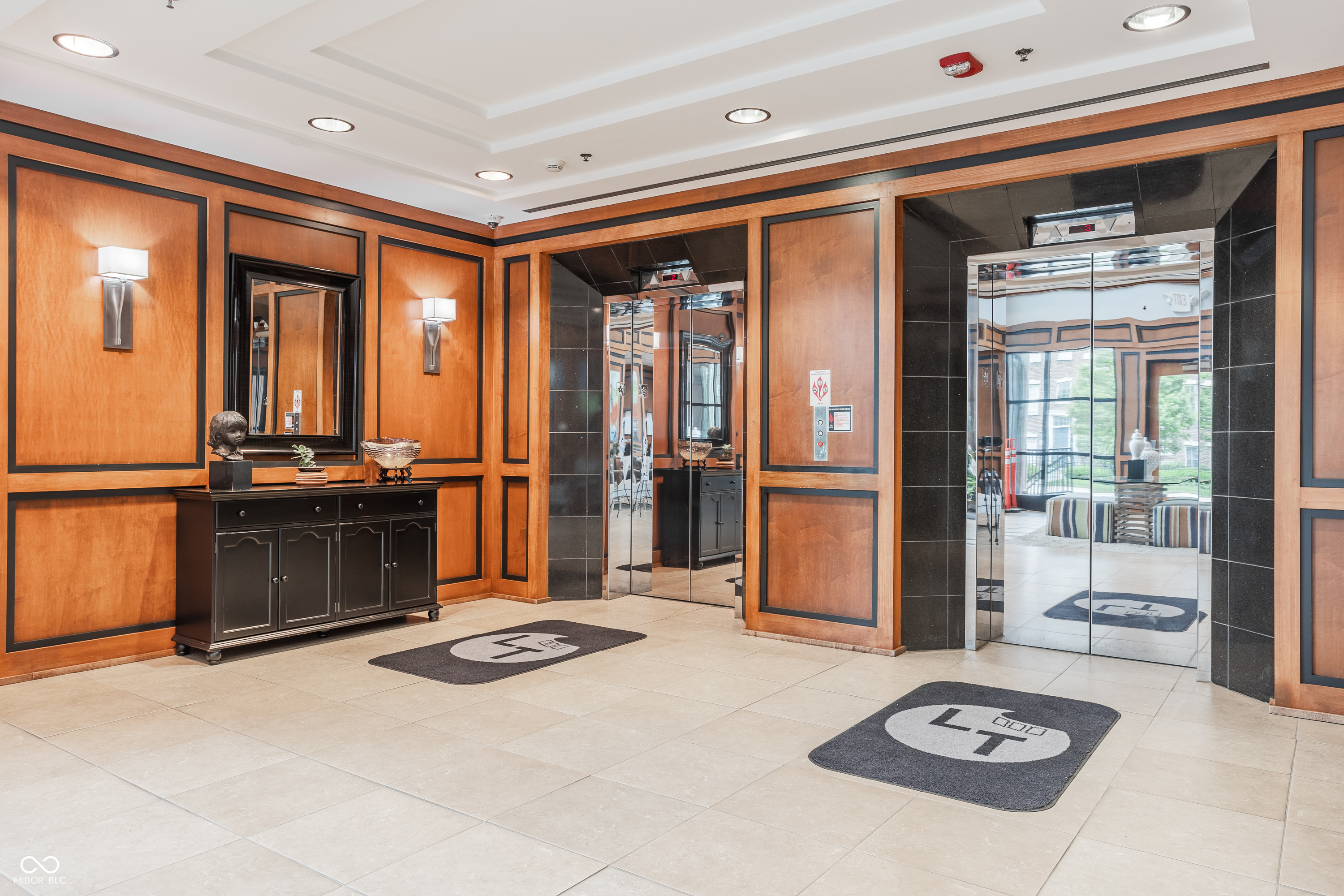 225 N New Jersey Street Unit: 52