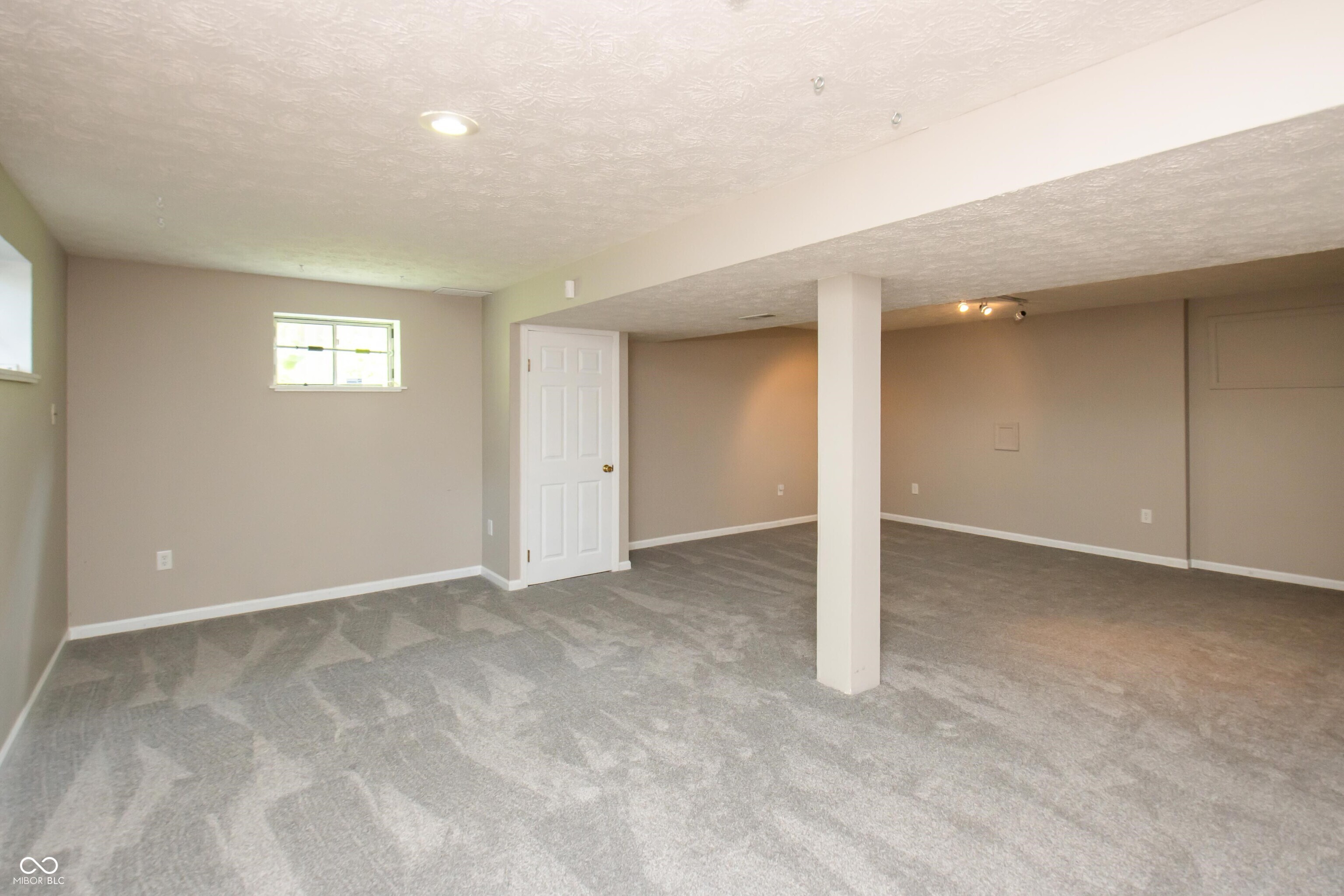 6465 Robinsrock Drive