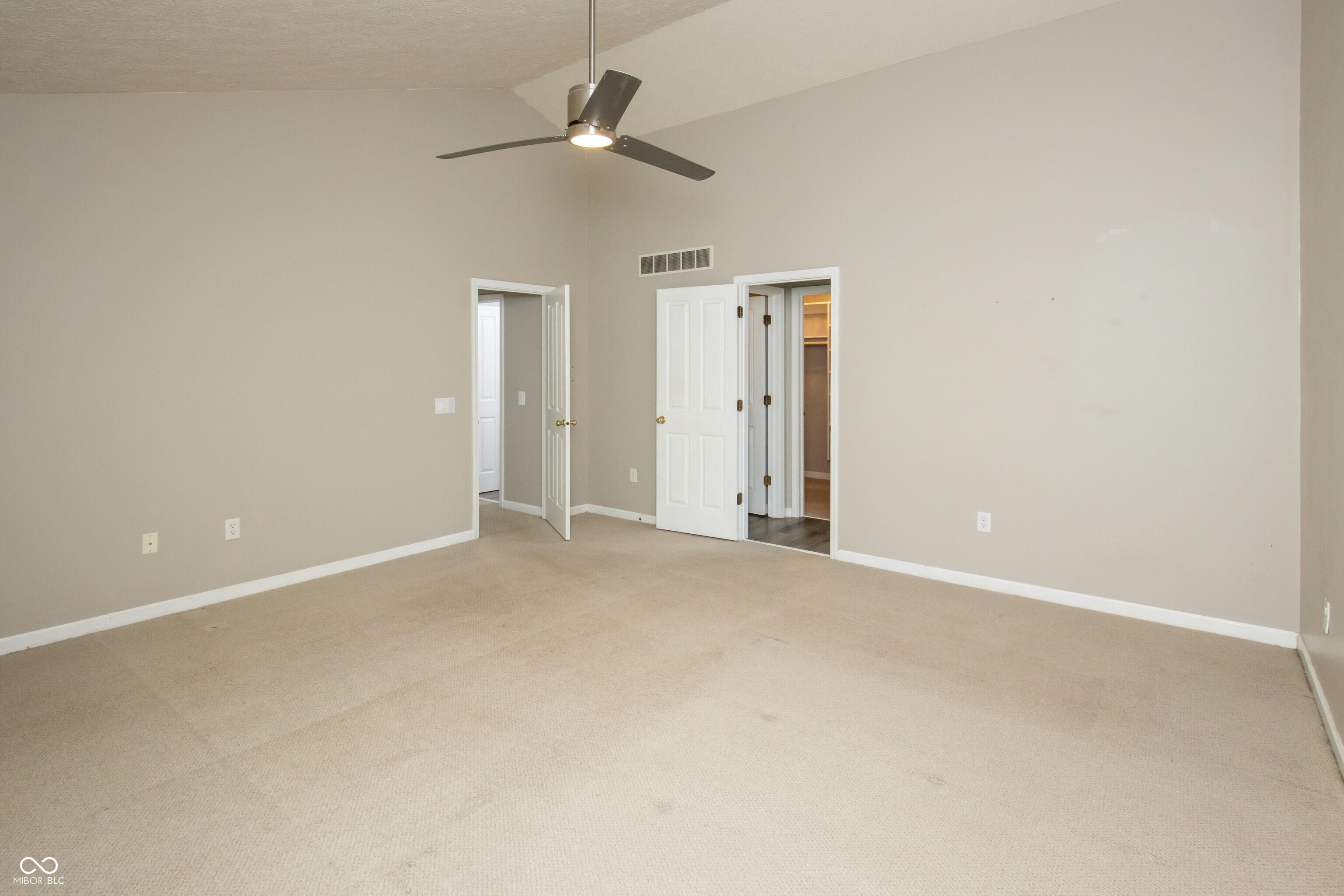 6465 Robinsrock Drive
