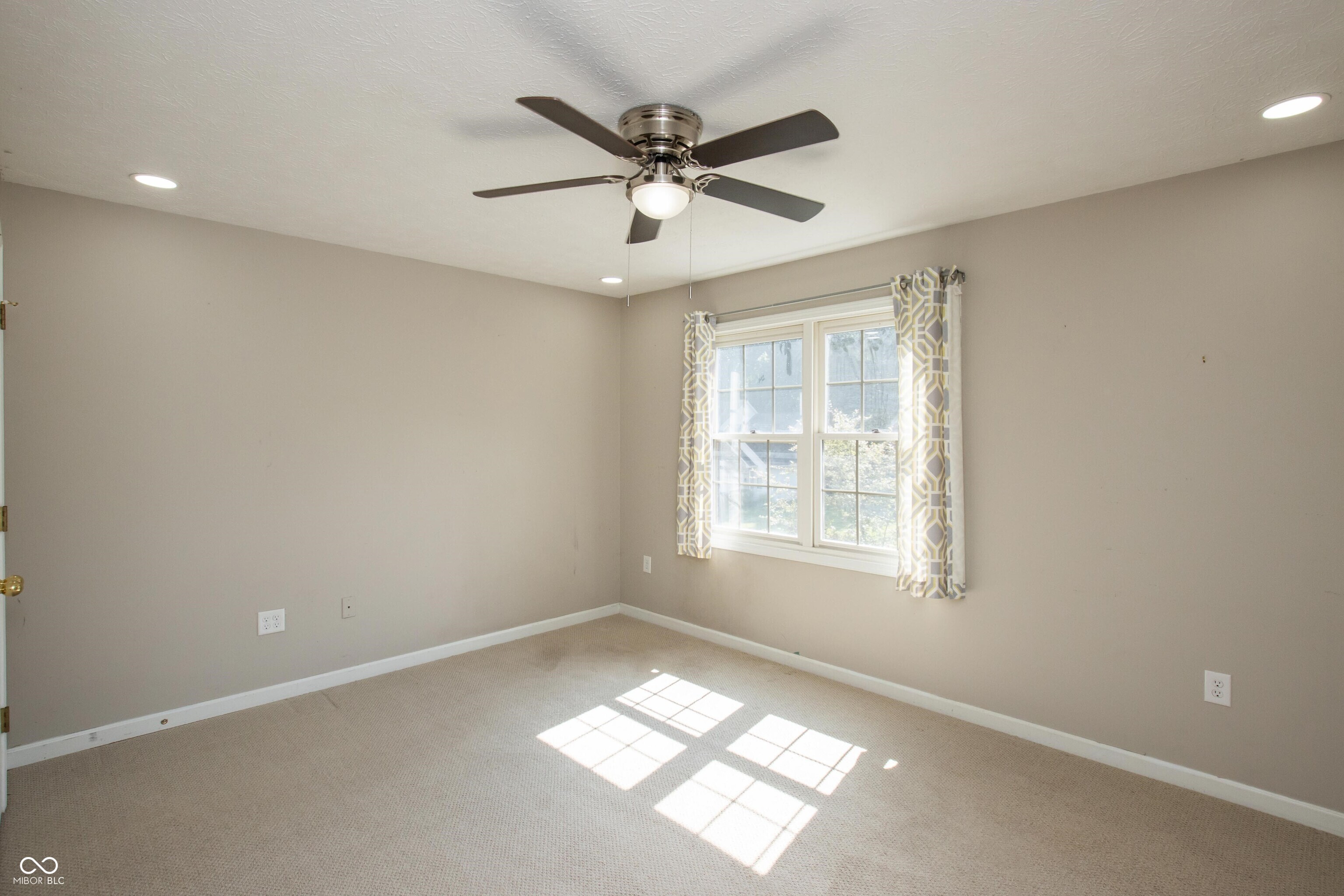 6465 Robinsrock Drive