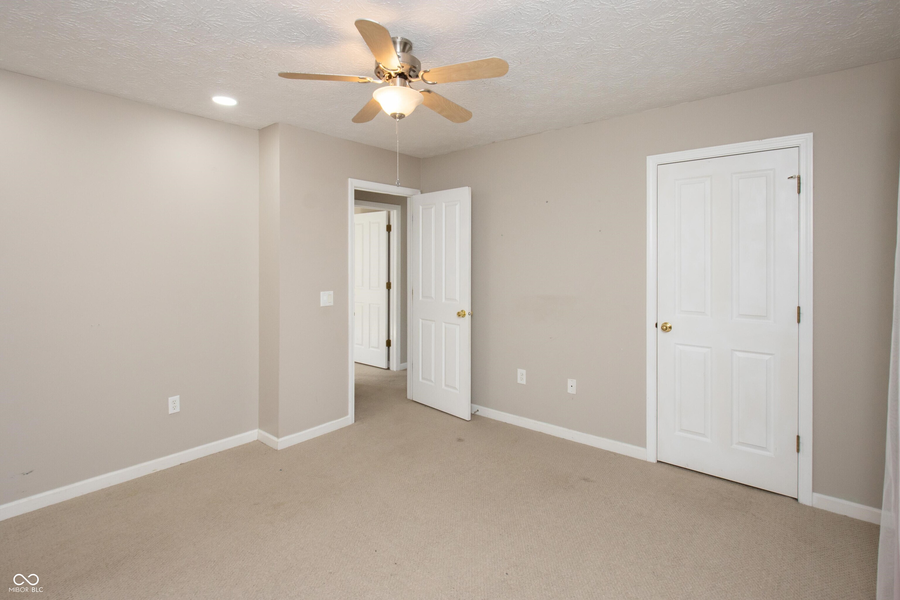 6465 Robinsrock Drive