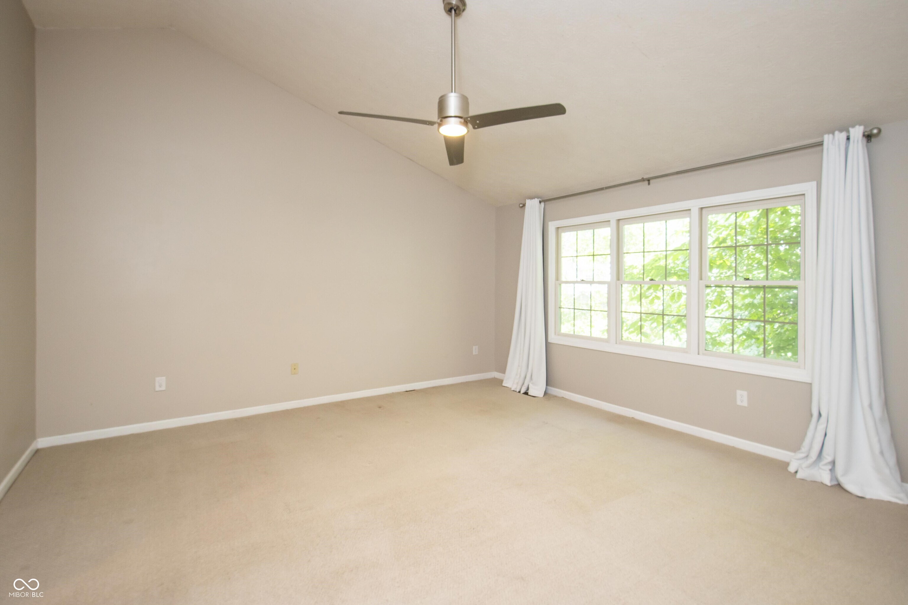 6465 Robinsrock Drive