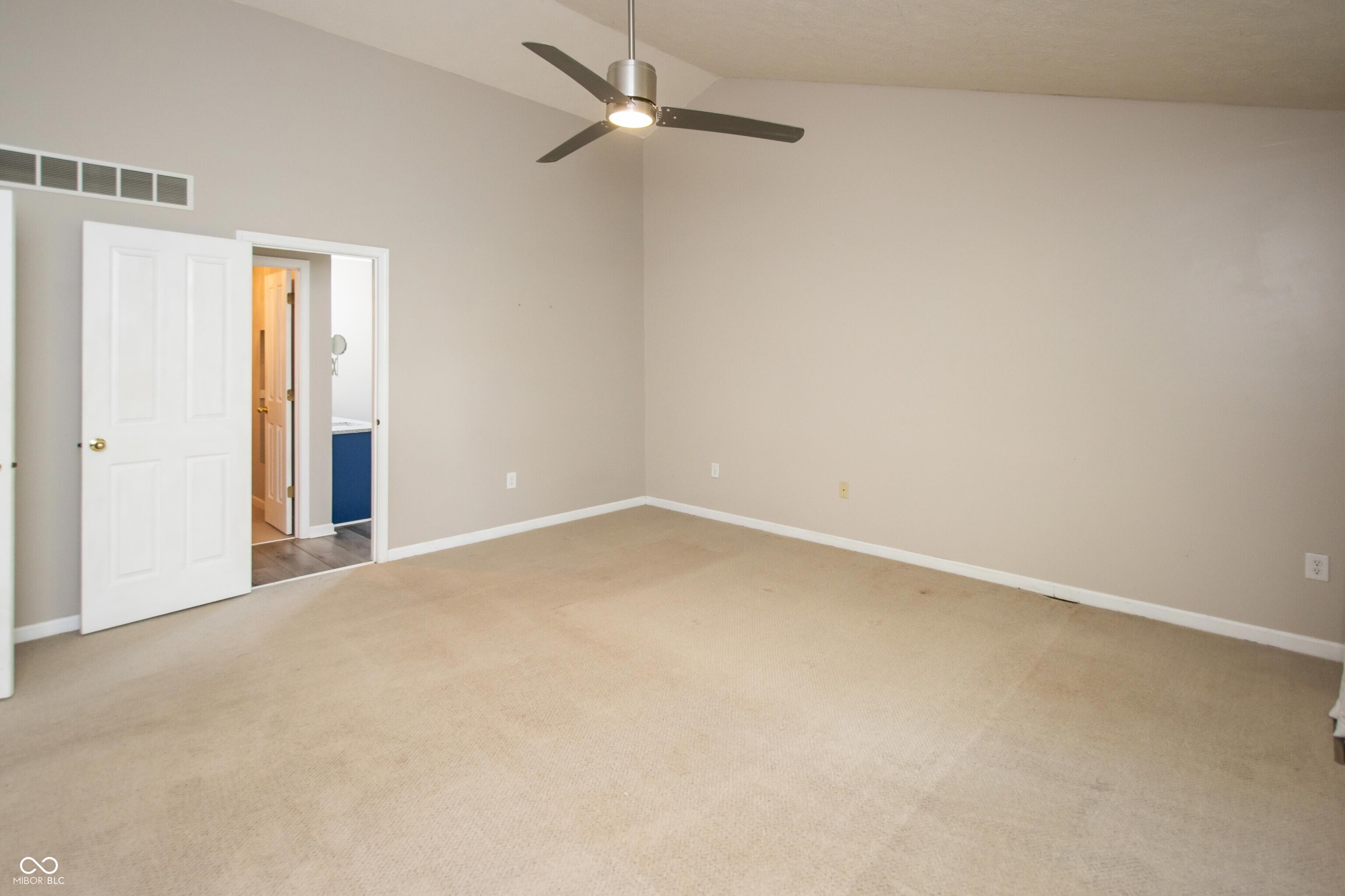 6465 Robinsrock Drive