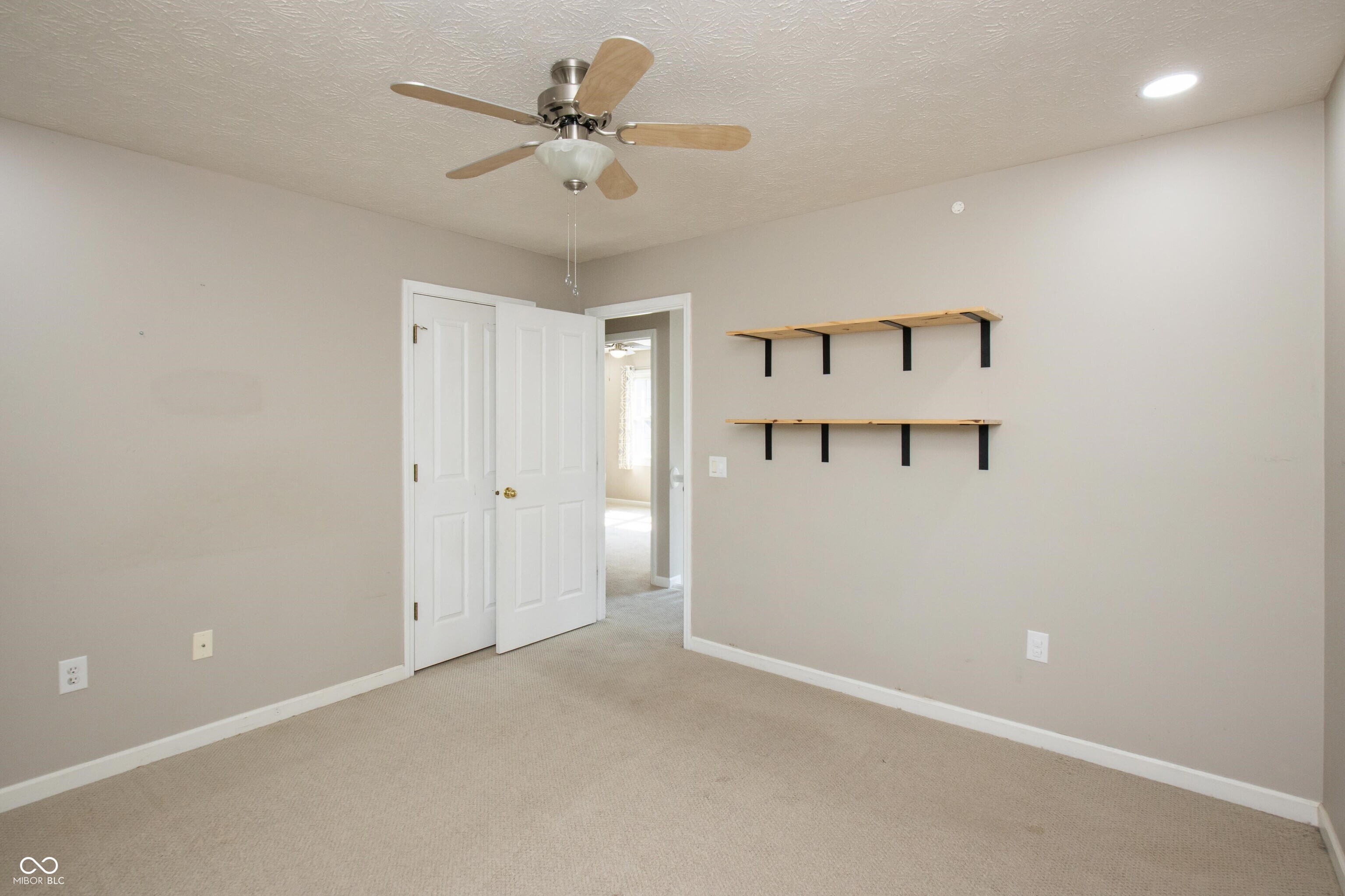 6465 Robinsrock Drive