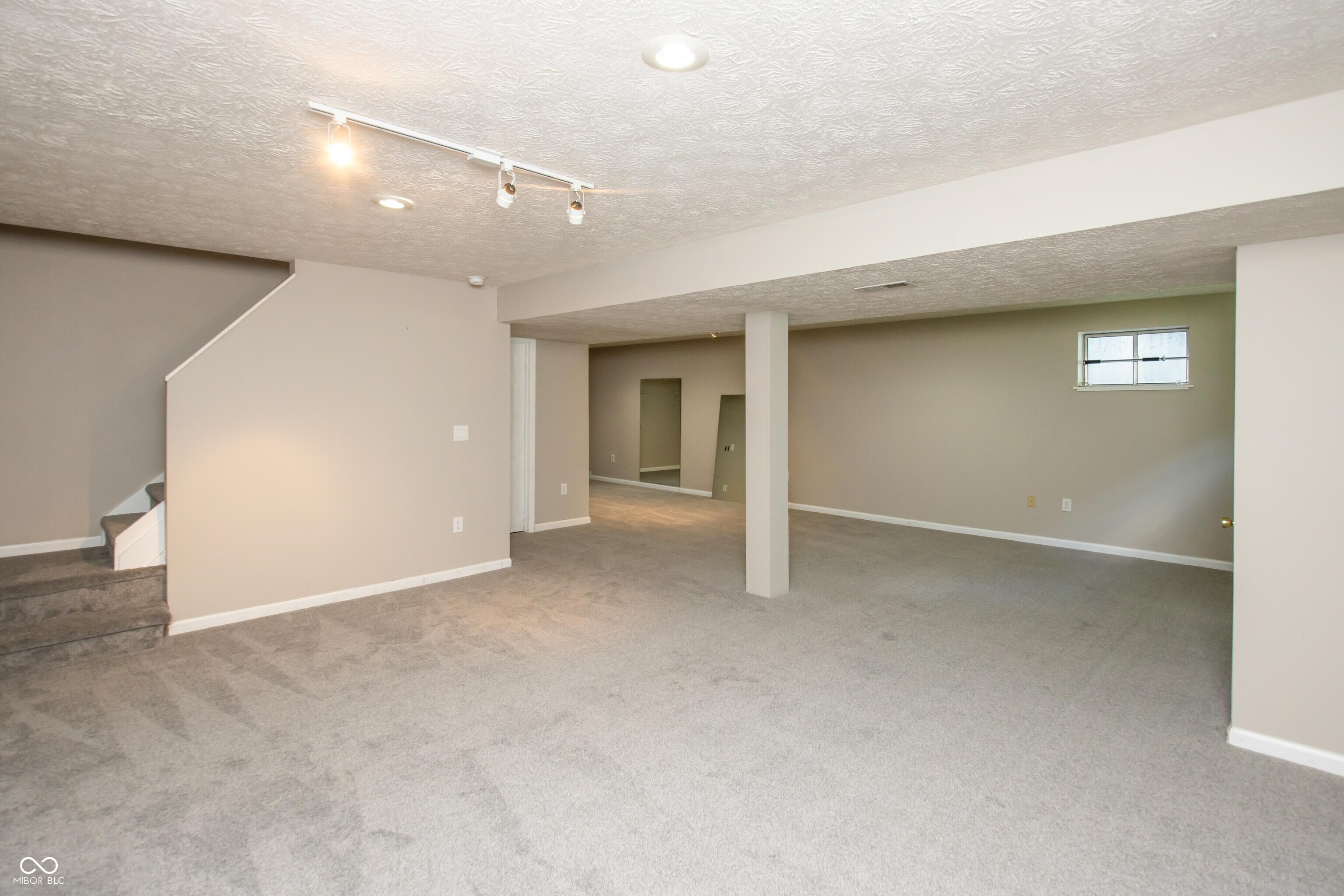 6465 Robinsrock Drive