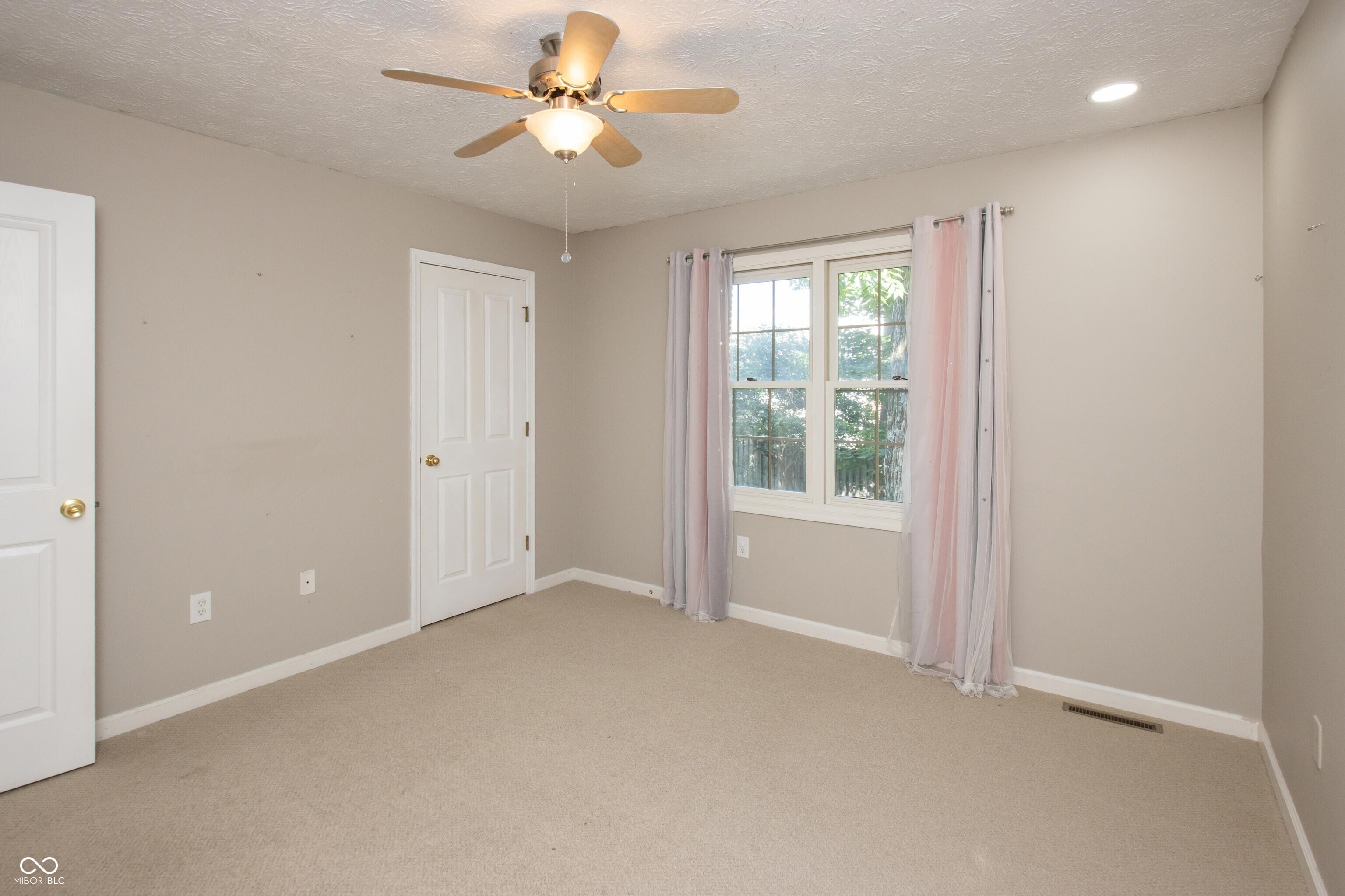 6465 Robinsrock Drive