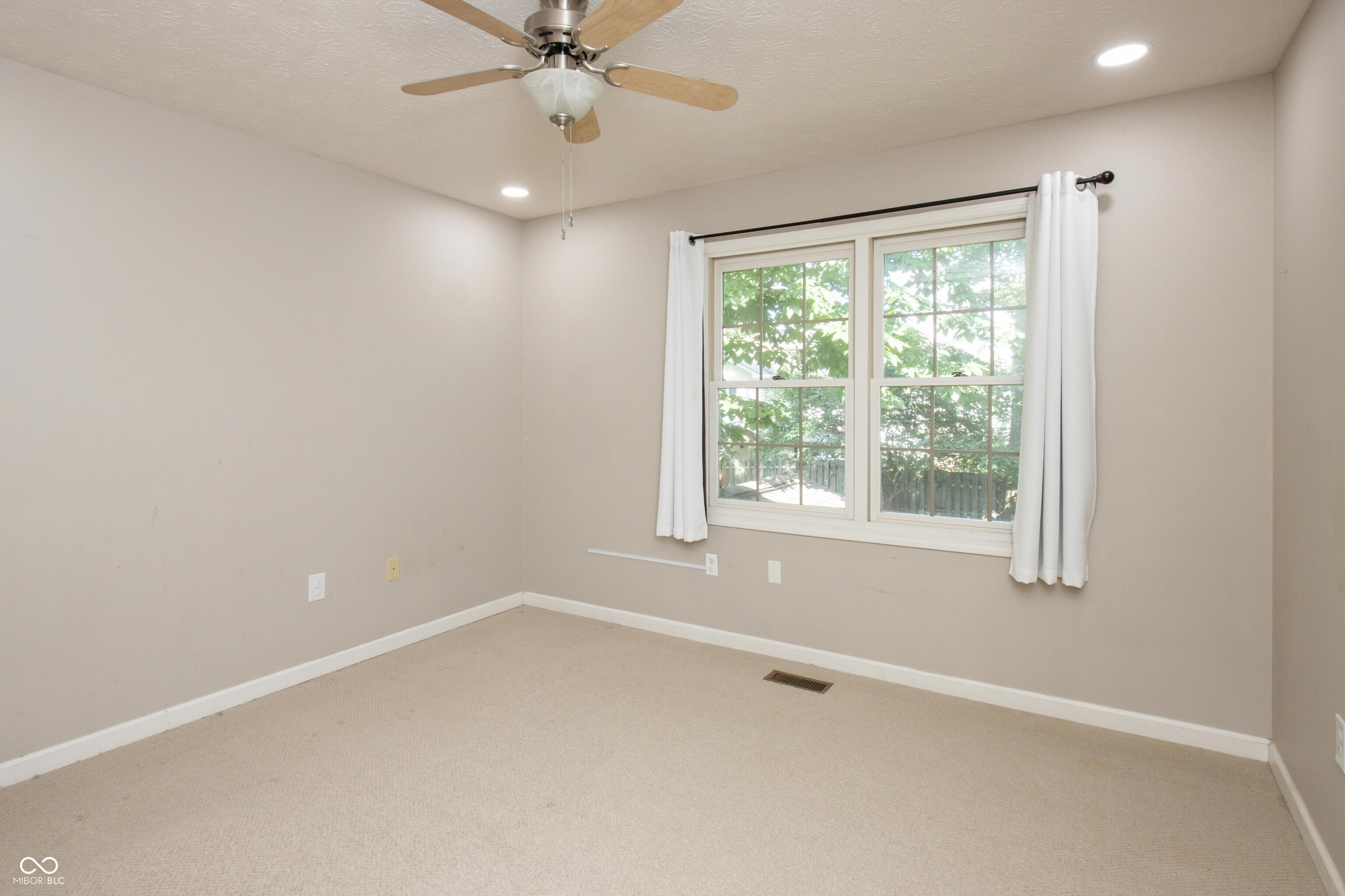 6465 Robinsrock Drive