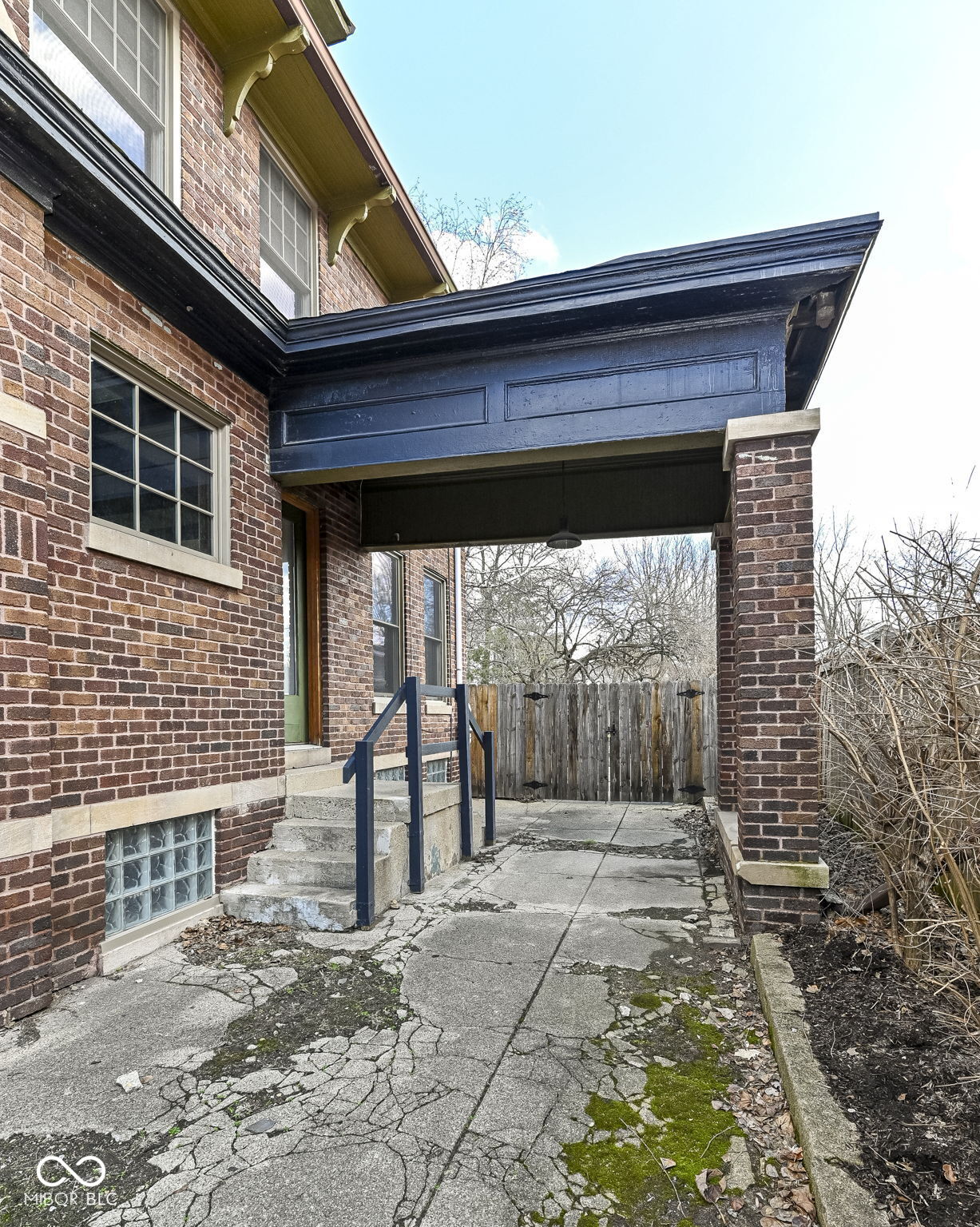 2455 Broadway Street