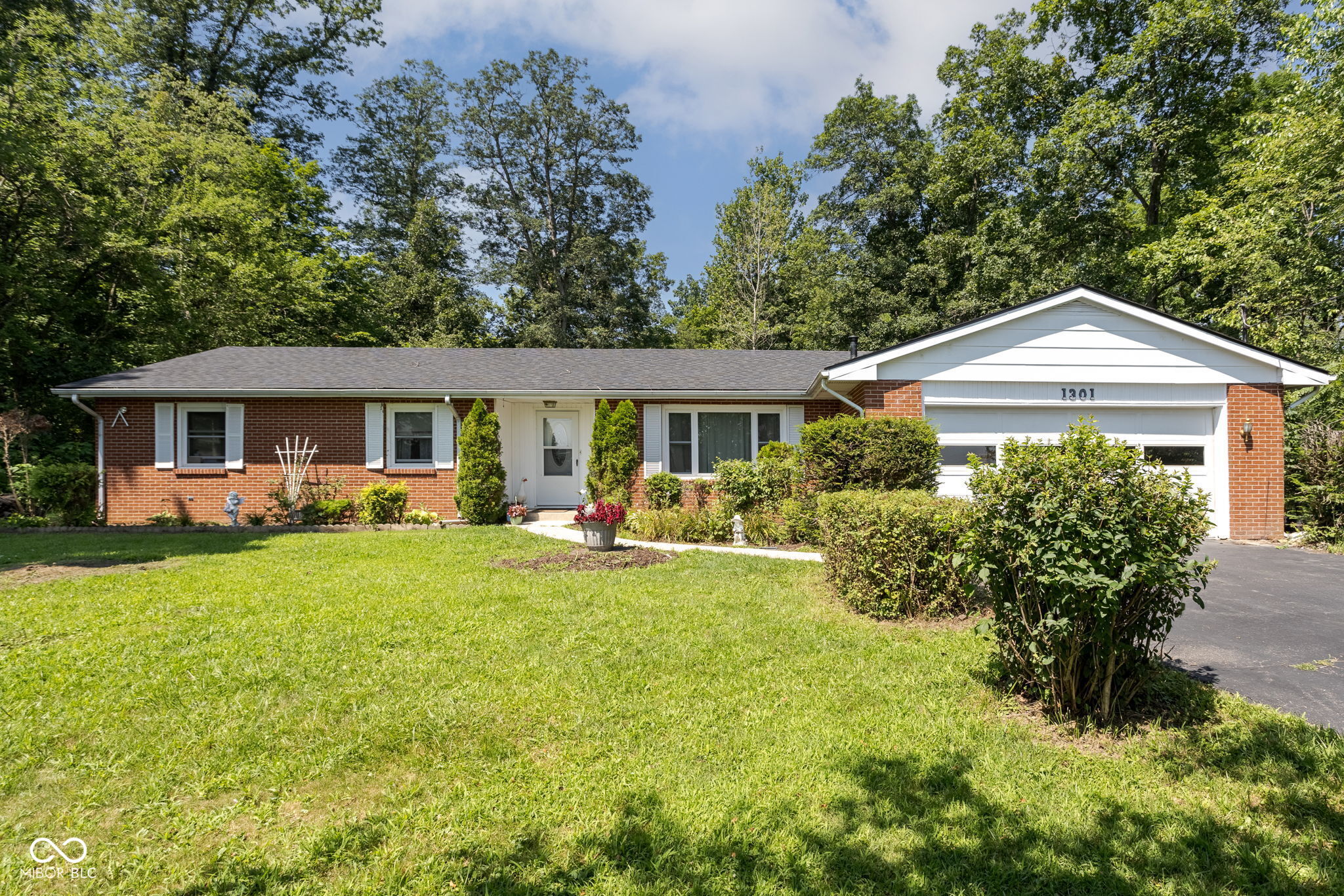 1301 N County Road 650 E