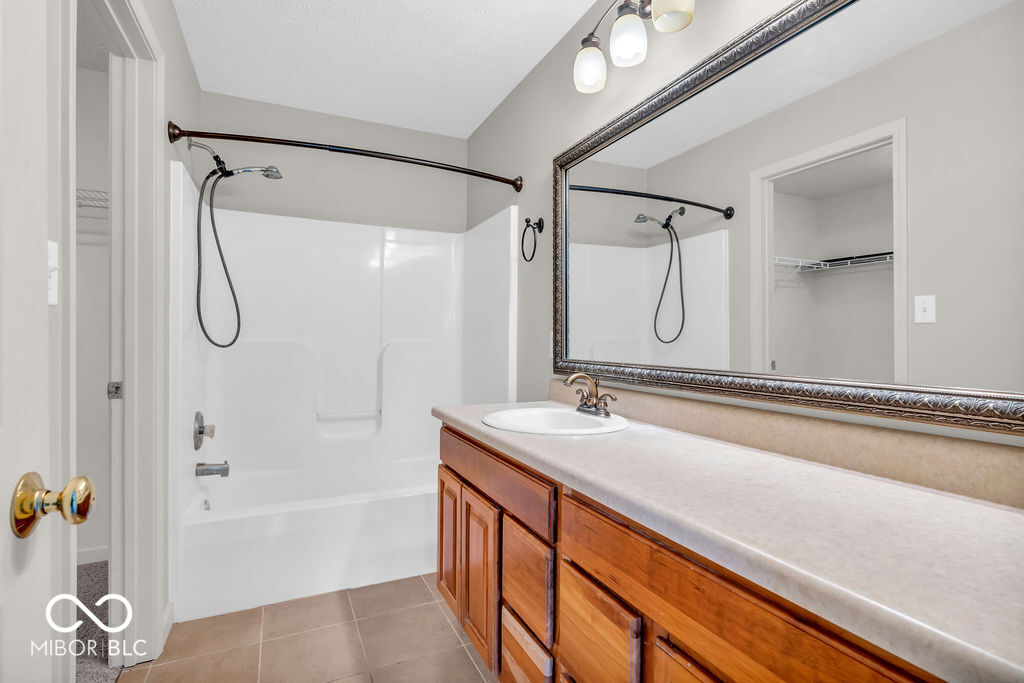 1139 Fernwood Way