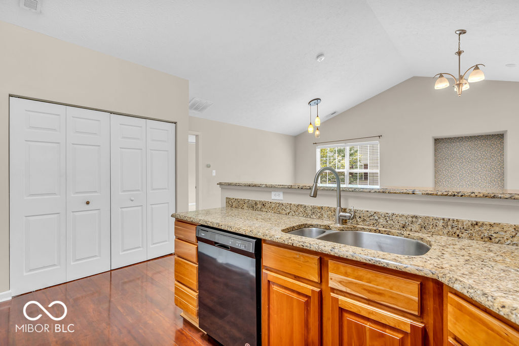 1139 Fernwood Way