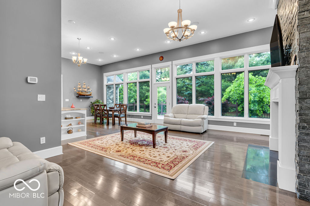 720 Willow Pointe North Drive