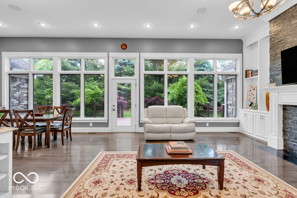 720 Willow Pointe North Drive