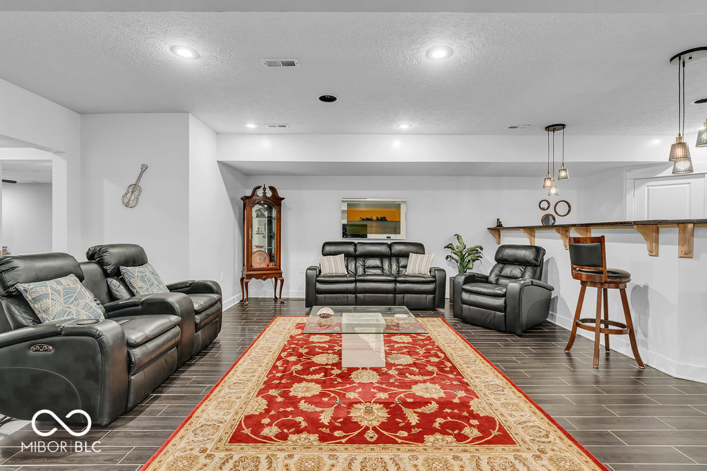 720 Willow Pointe North Drive