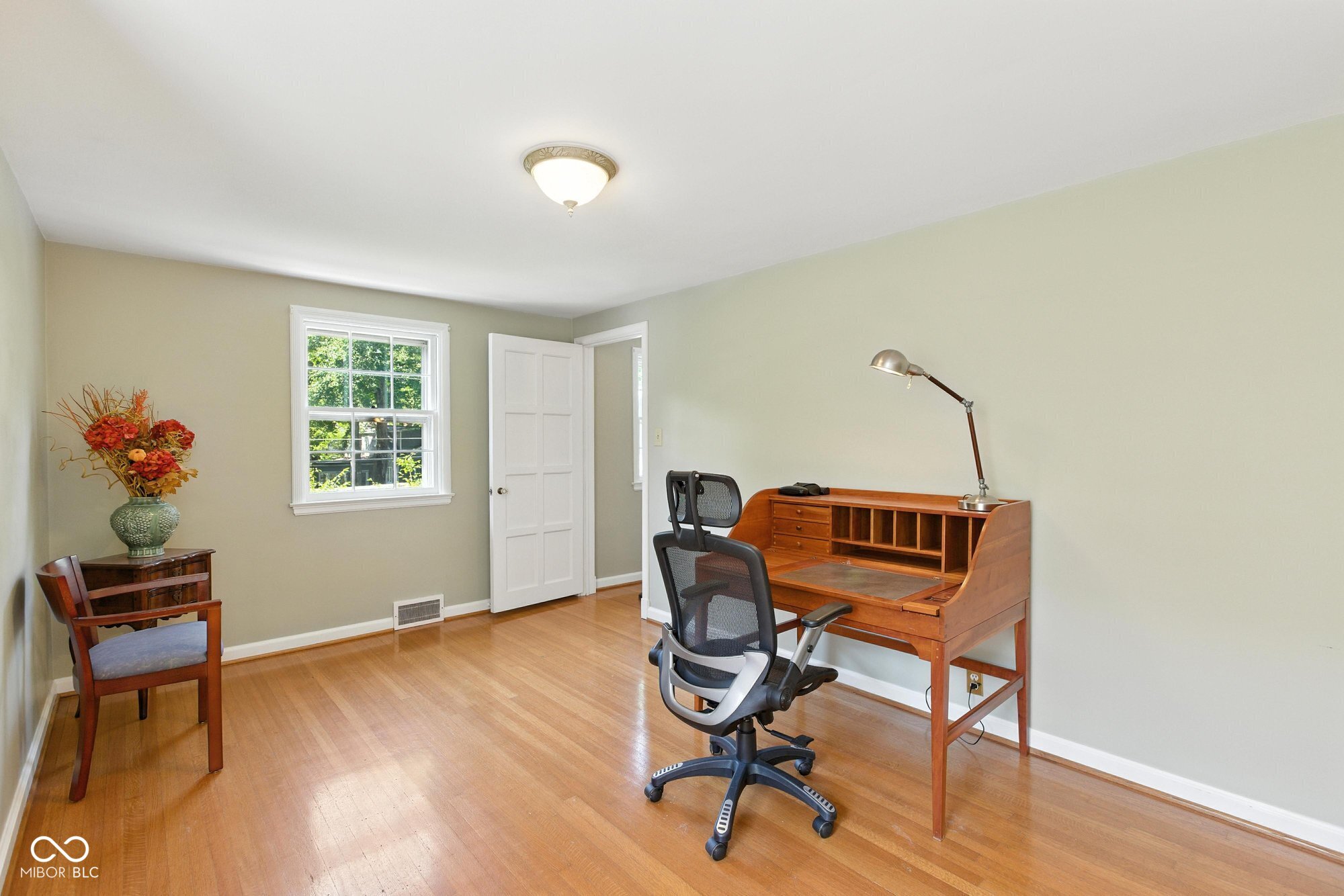 909 E 58th Street