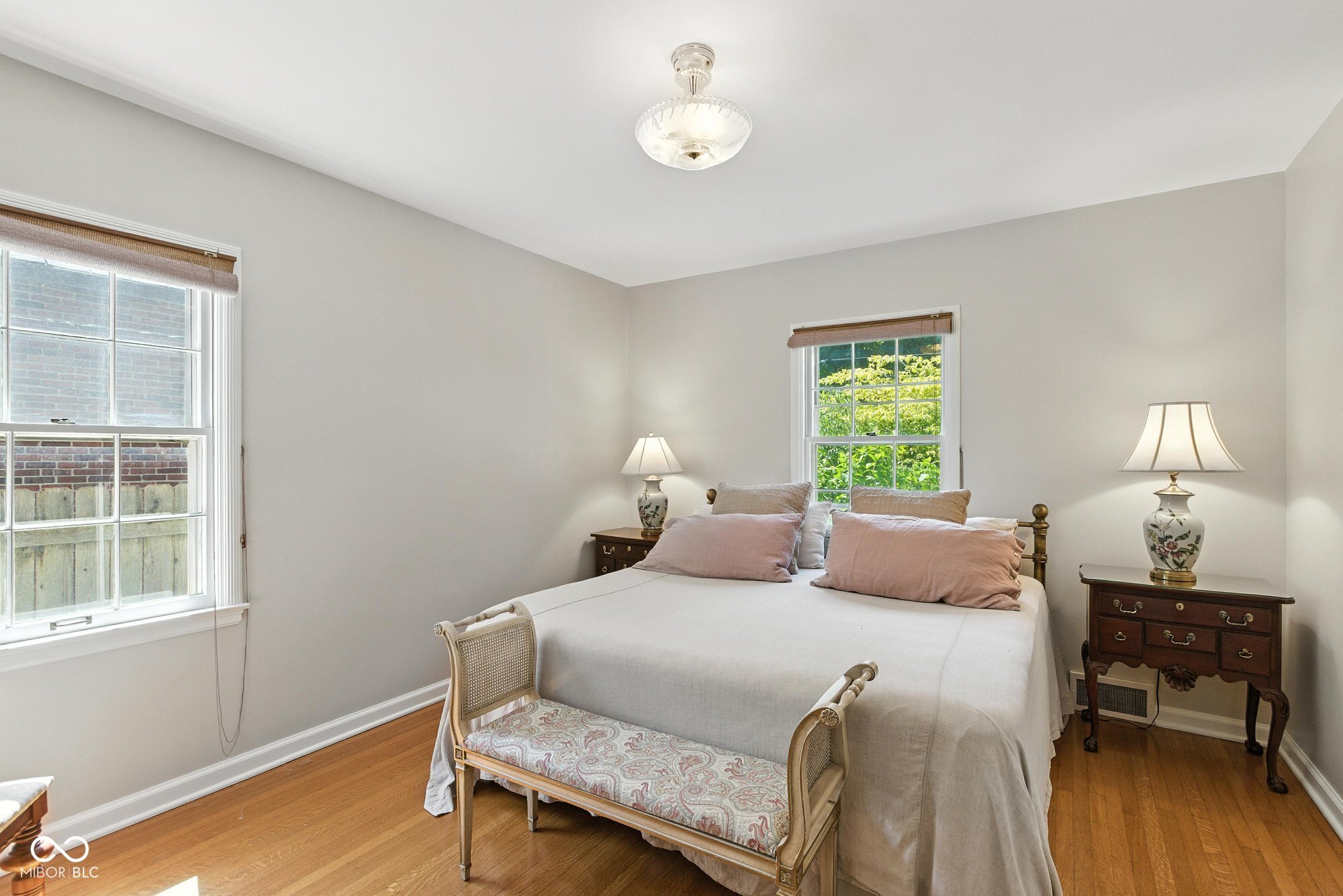 909 E 58th Street