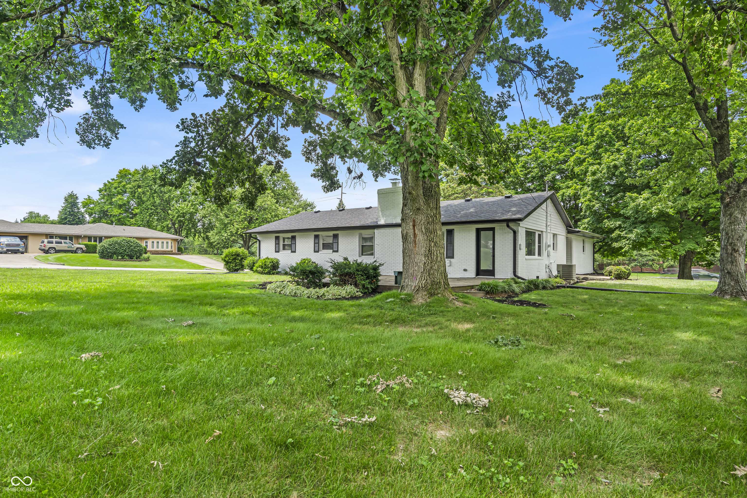 8105 Allisonville Road