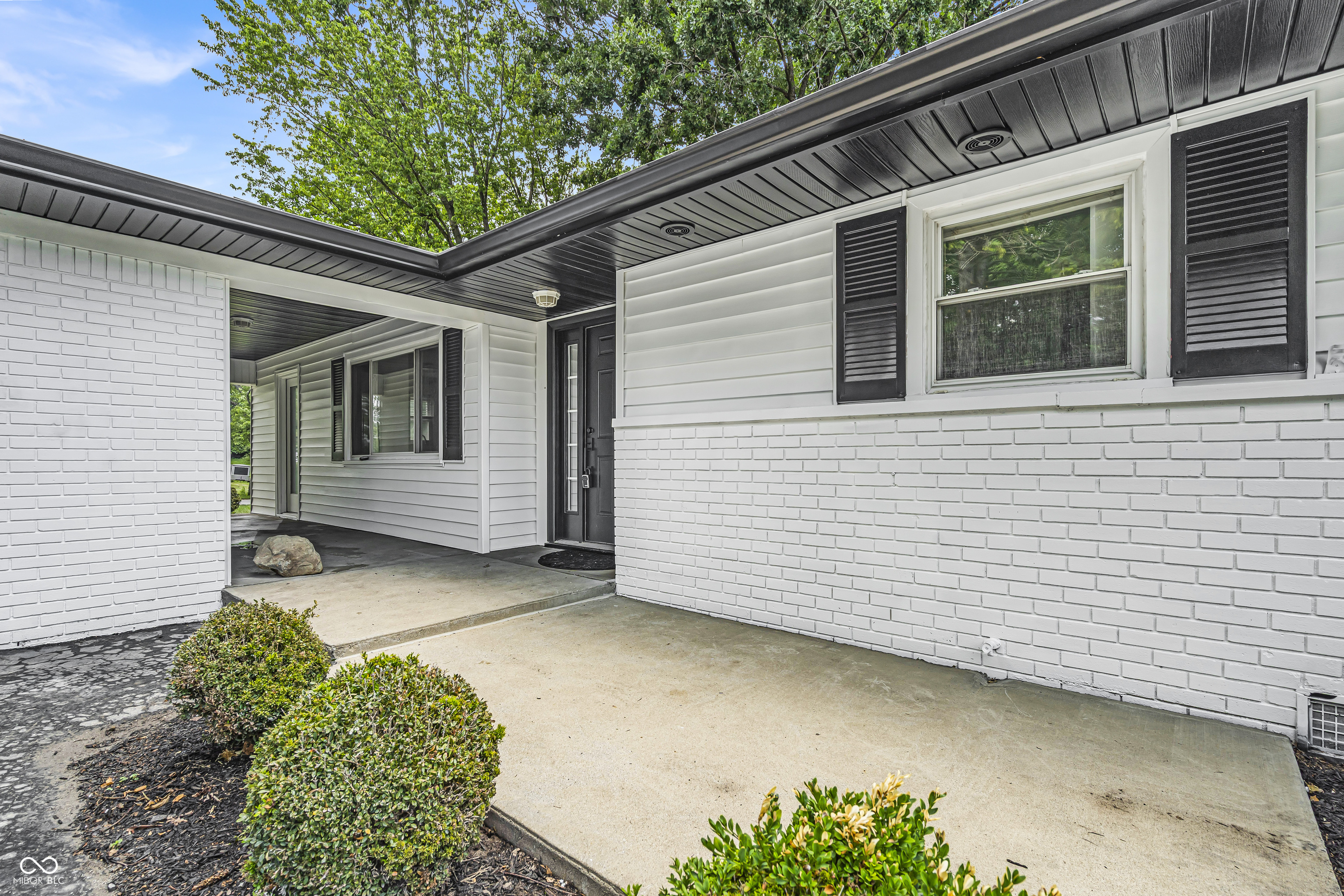 8105 Allisonville Road