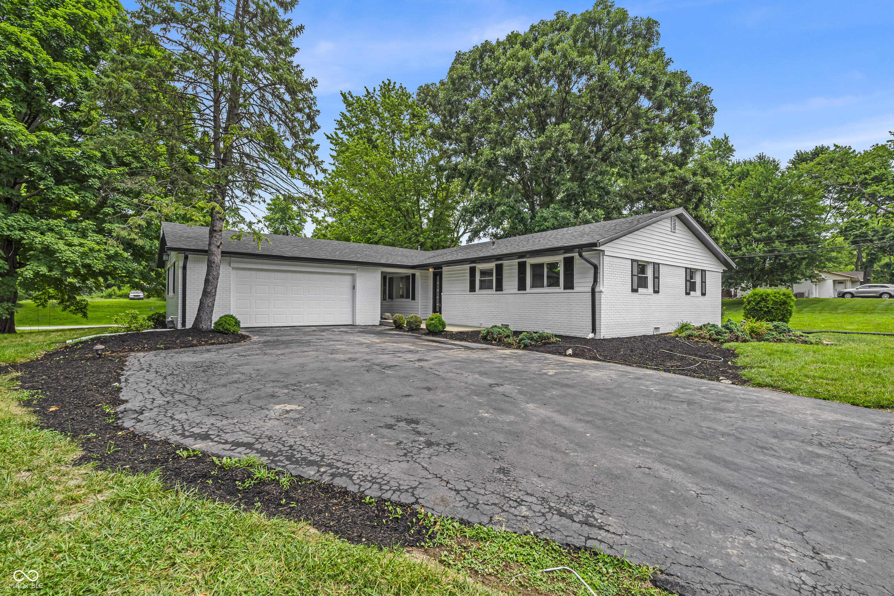 8105 Allisonville Road