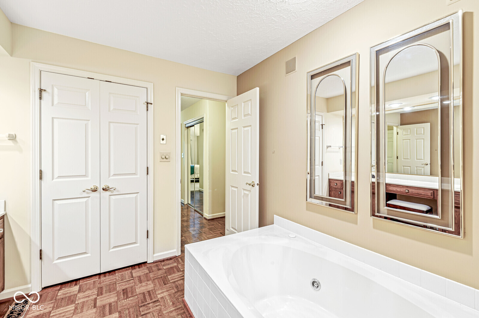 9457 Tamarack Drive