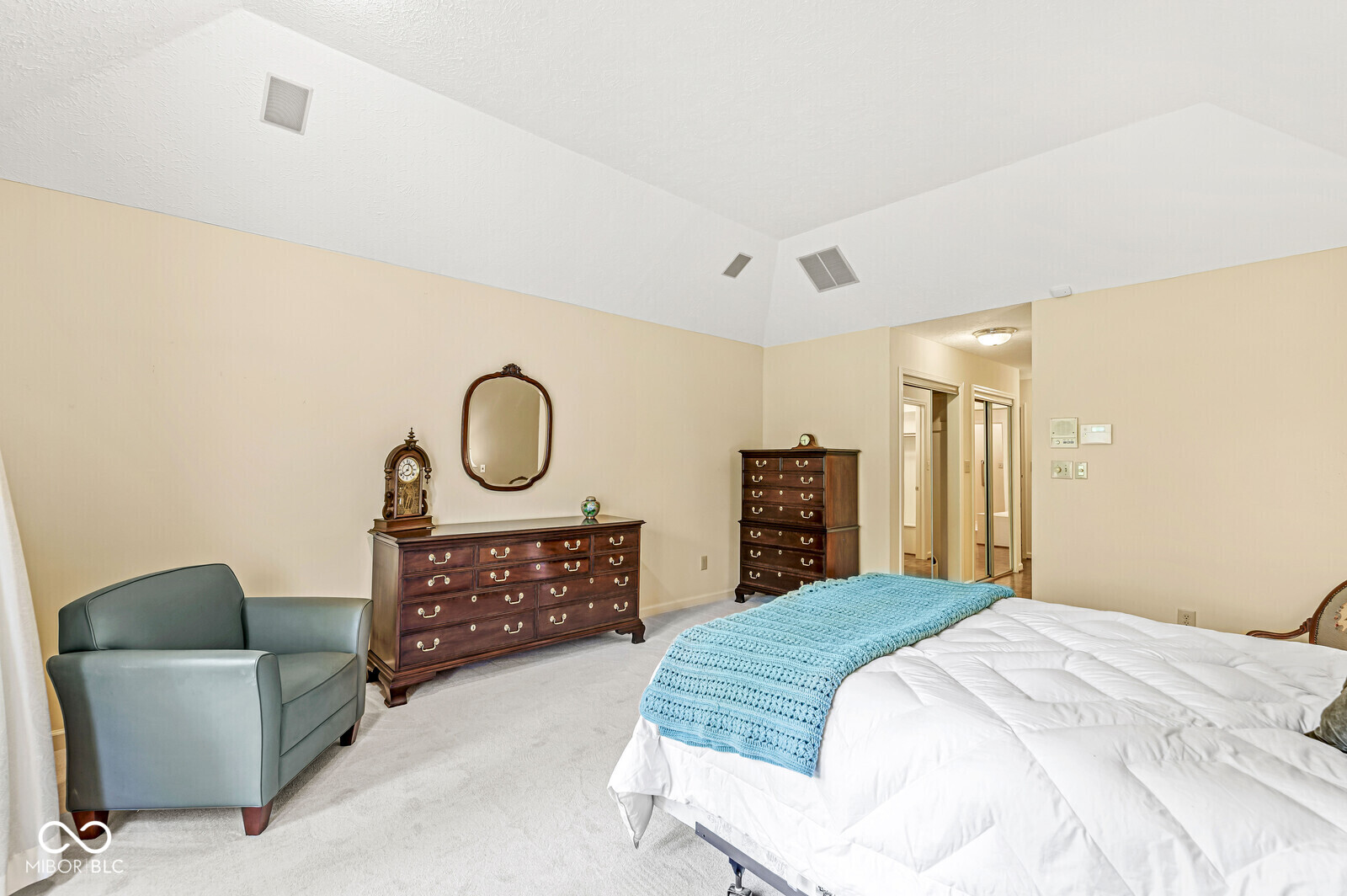 9457 Tamarack Drive