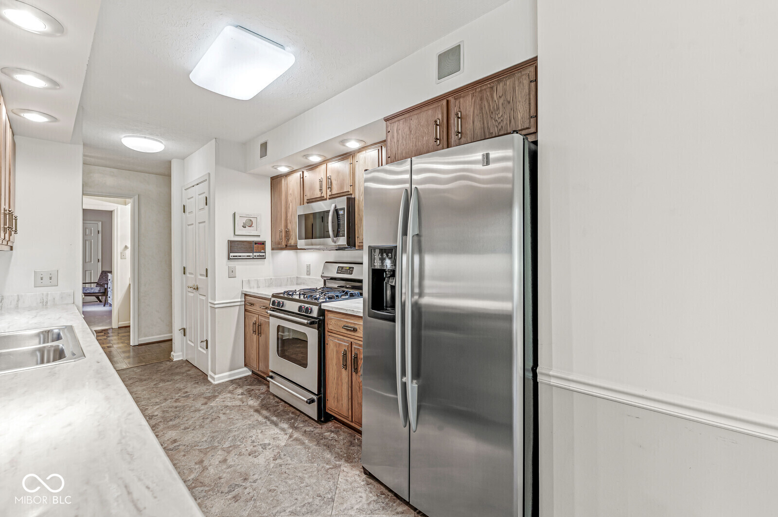 9457 Tamarack Drive