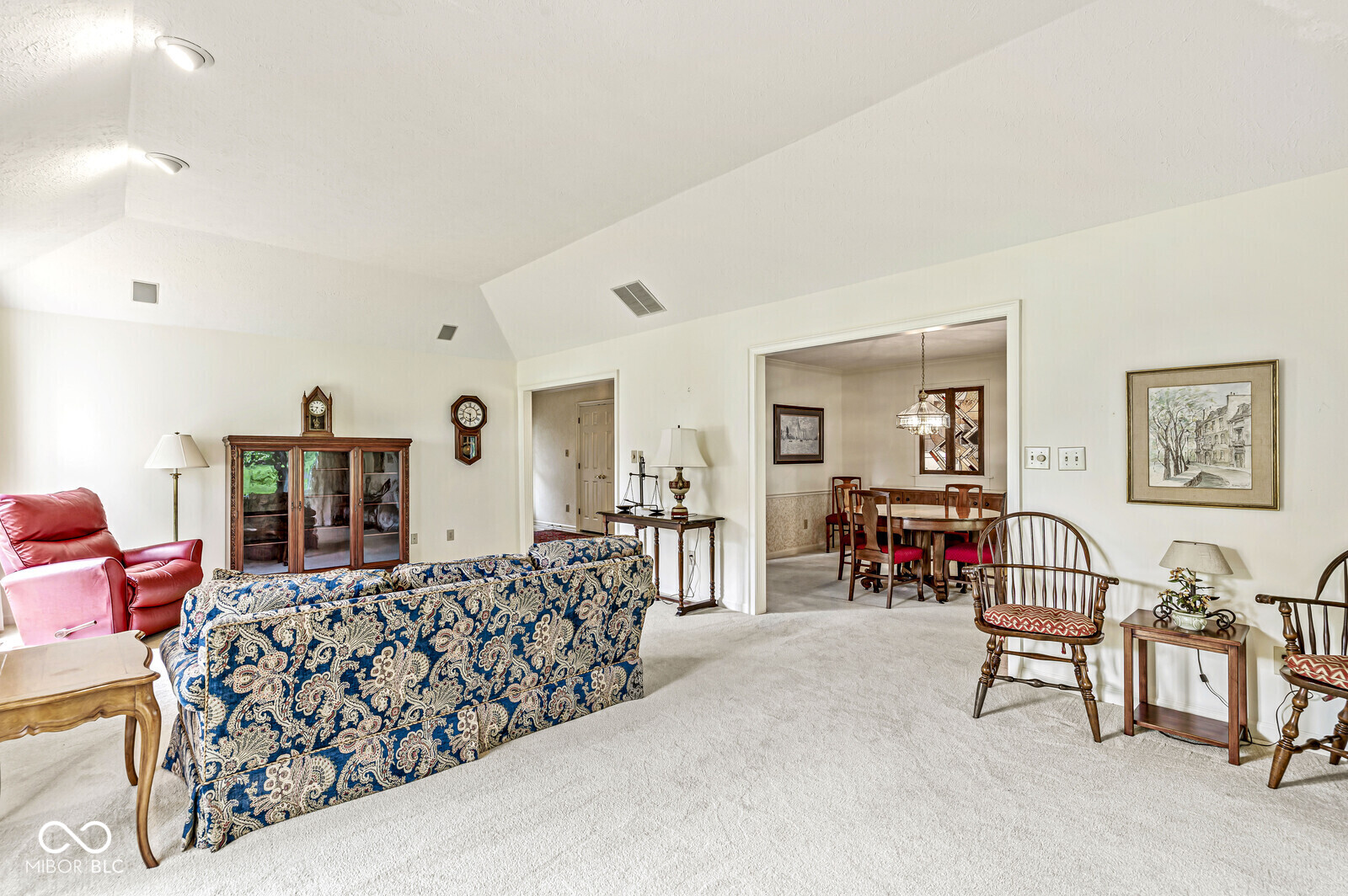 9457 Tamarack Drive