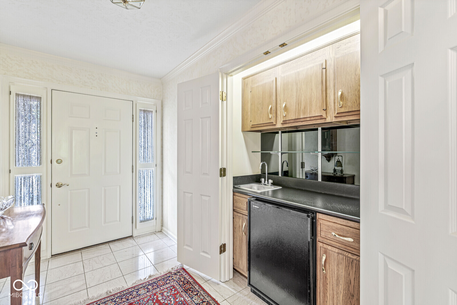 9457 Tamarack Drive