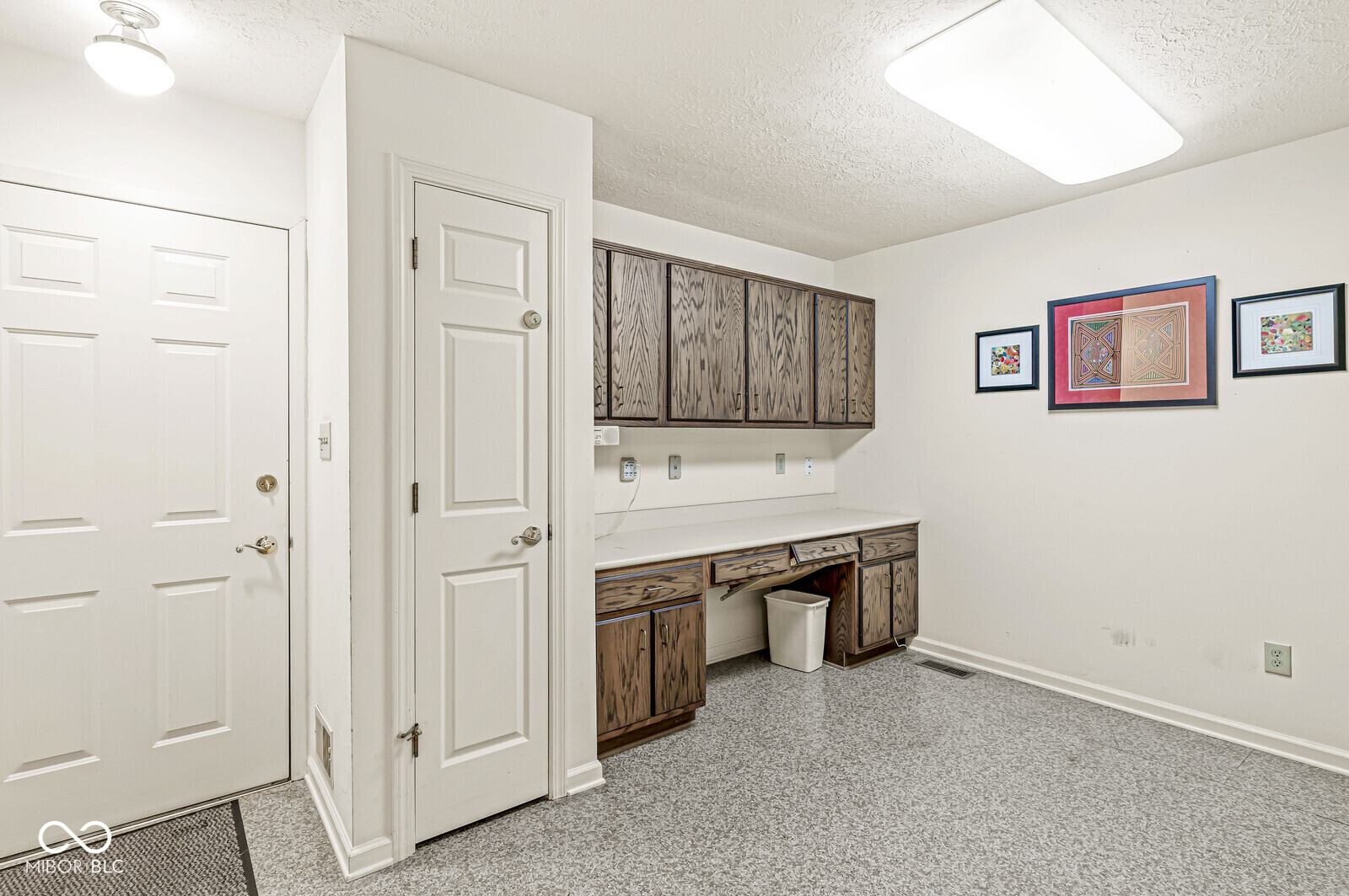 9457 Tamarack Drive