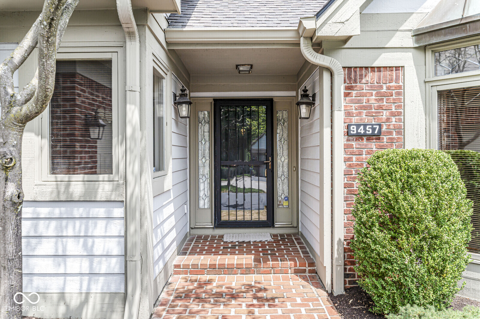 9457 Tamarack Drive