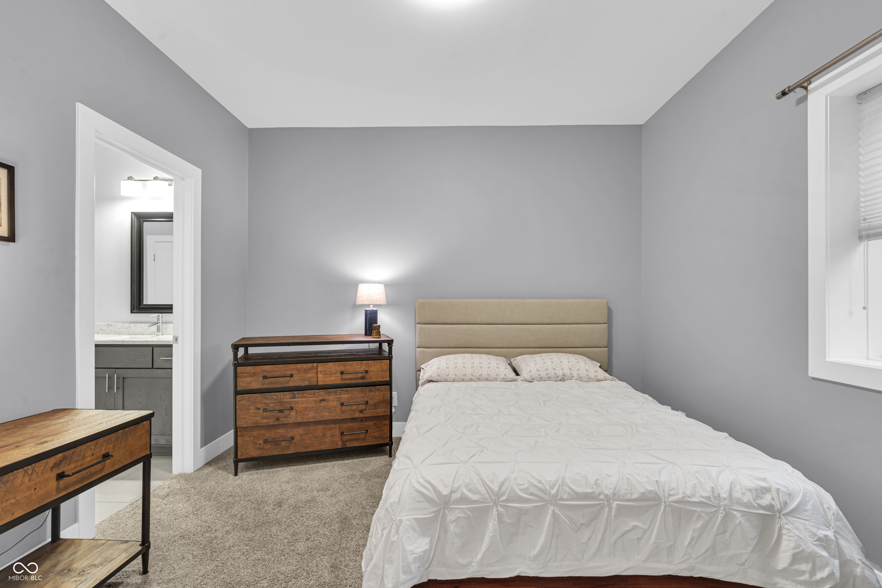 5903 Birchwood Avenue