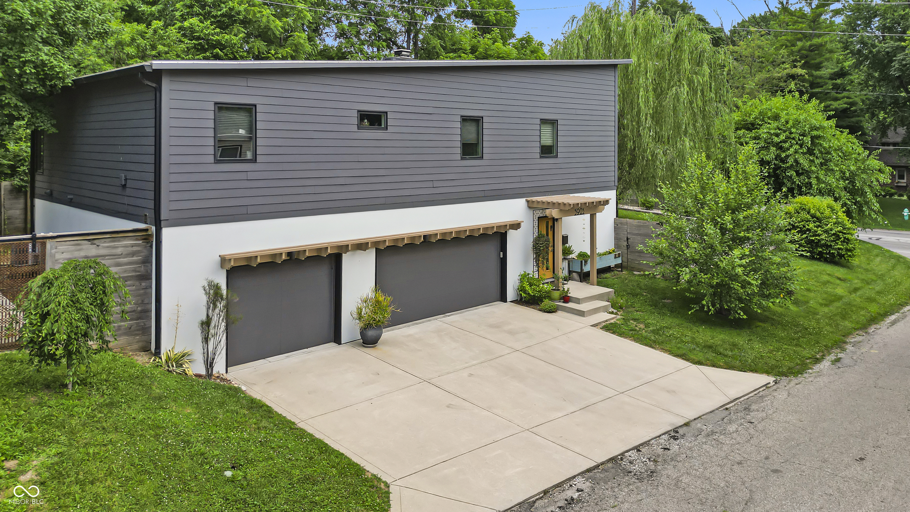 5903 Birchwood Avenue