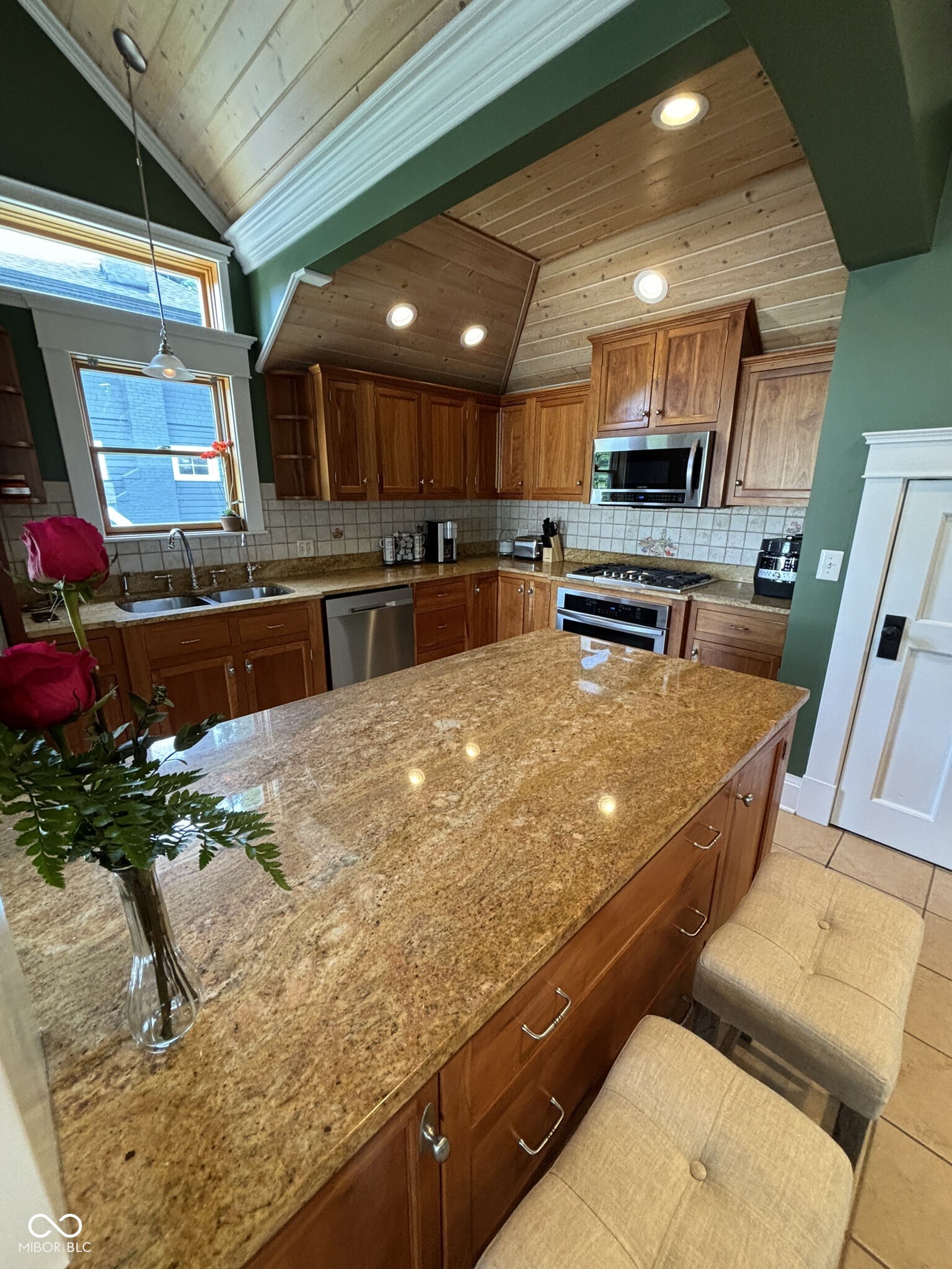 131 1st Avenue NW