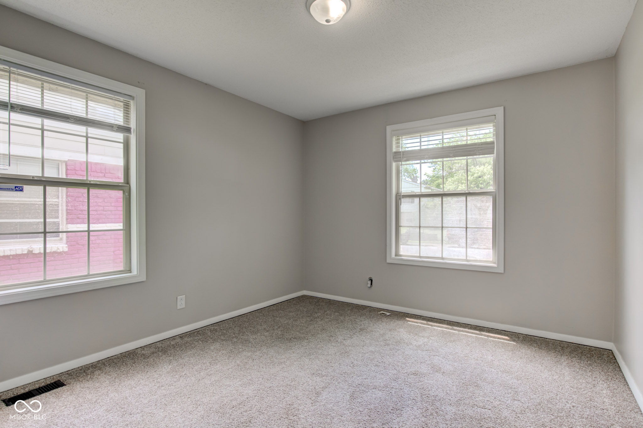 8540 E 37th Place