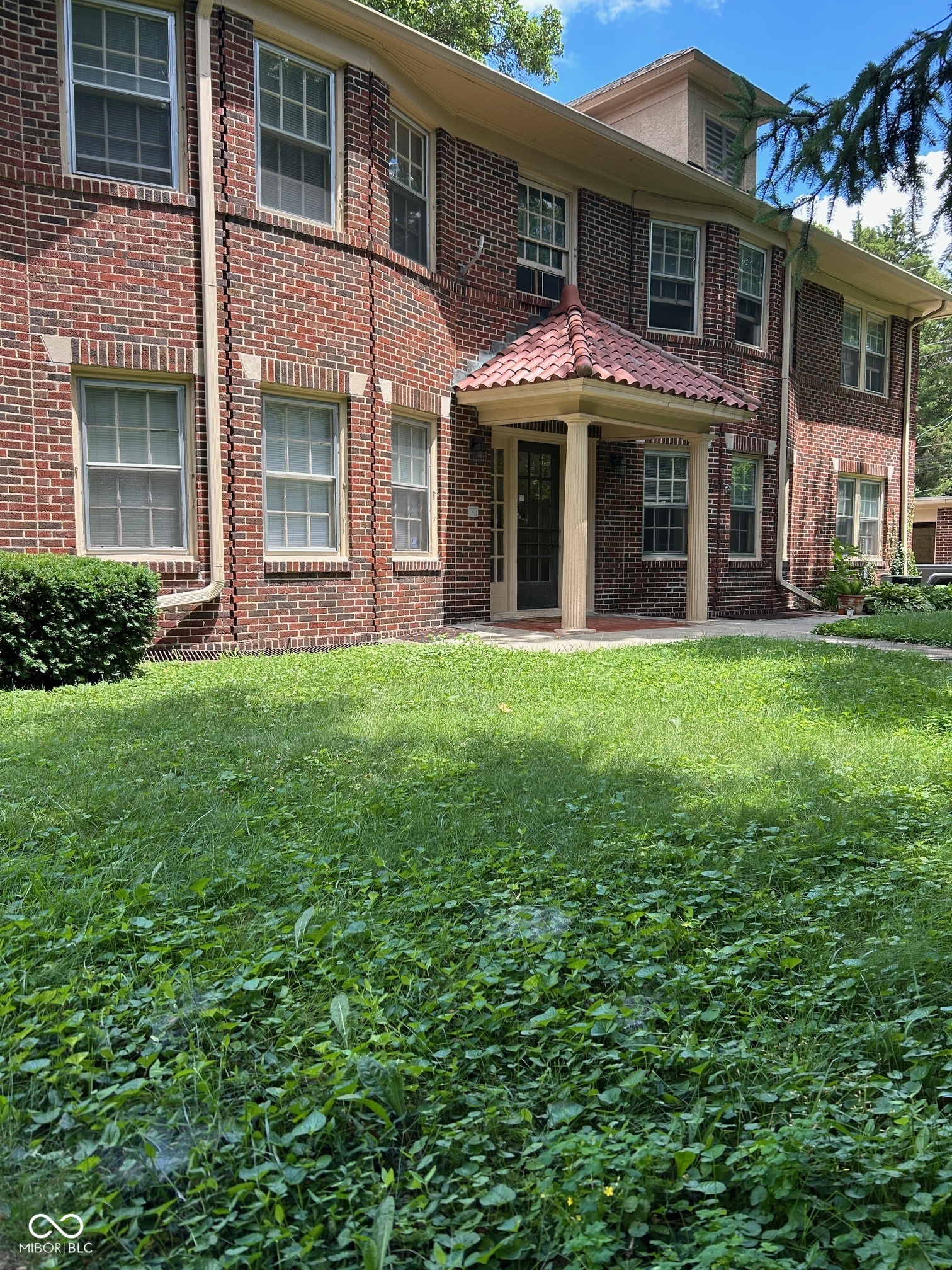 5245 Central Avenue Unit: 4