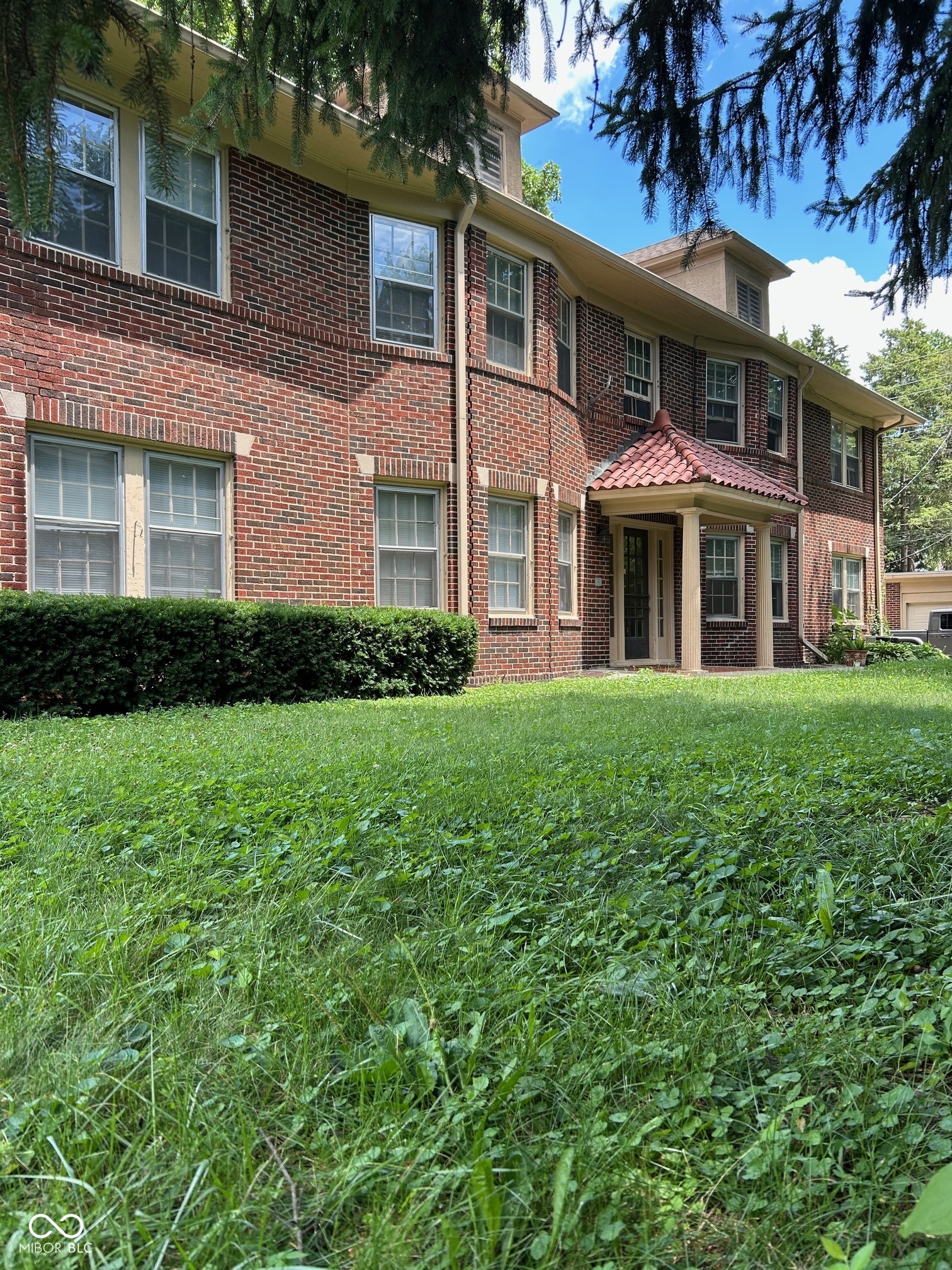 5245 Central Avenue Unit: 4