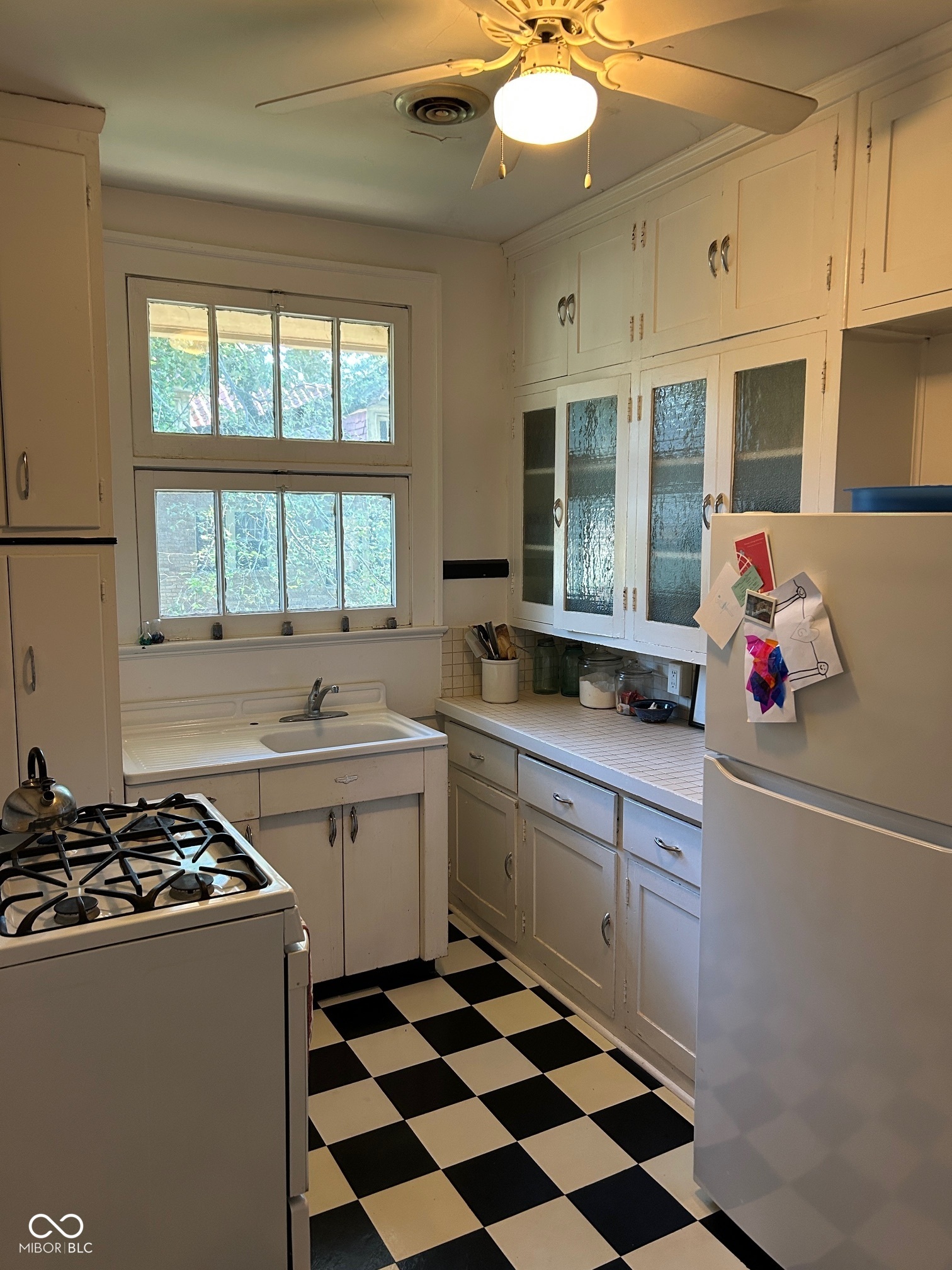 5245 Central Avenue Unit: 4