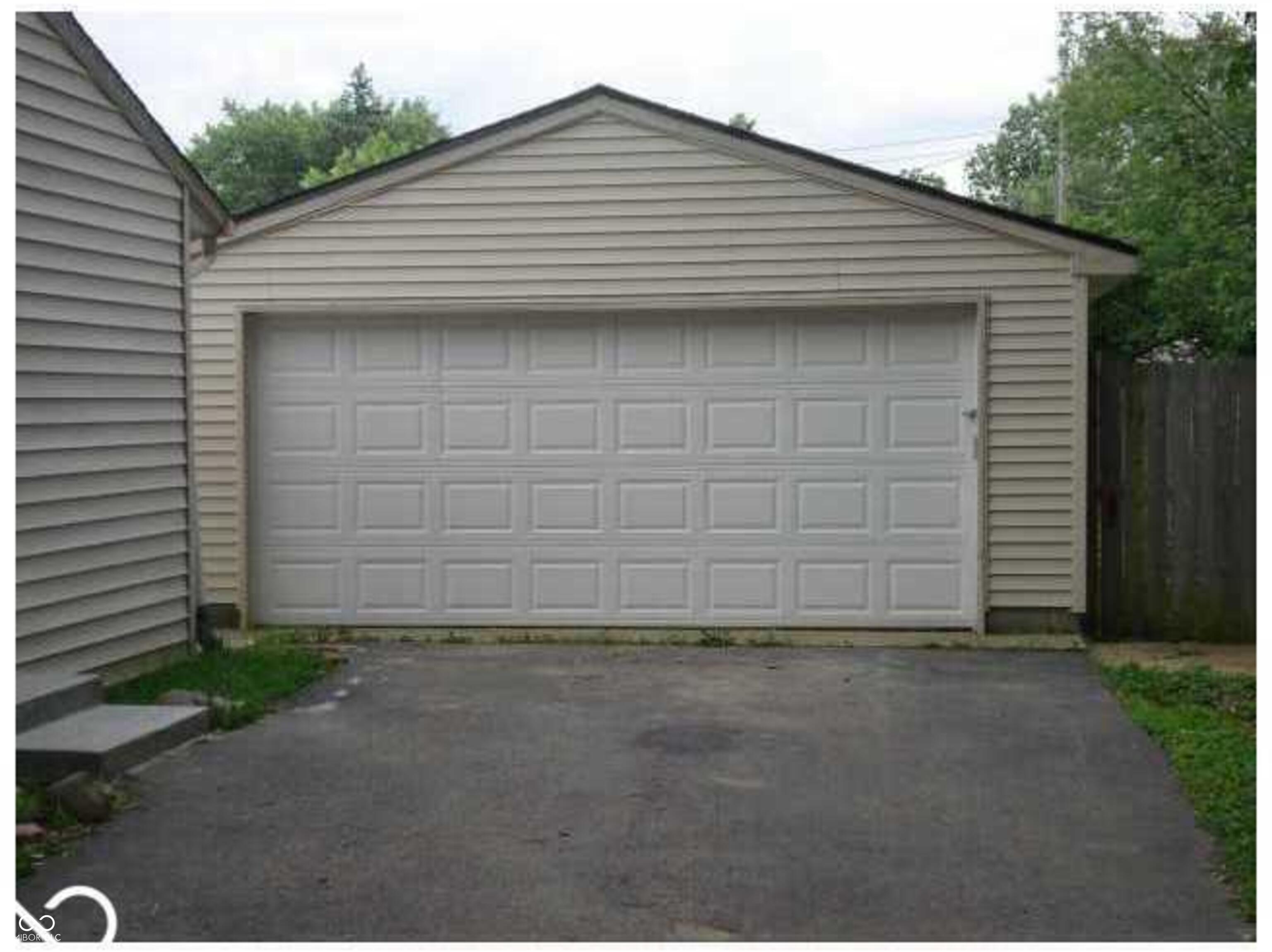 827 Oswego Road