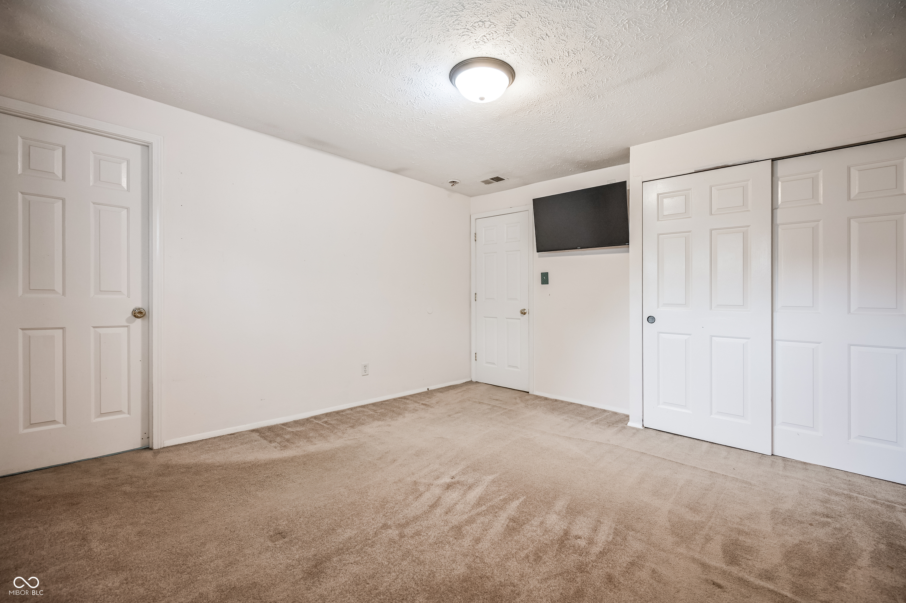 10155 Orchard Park Drive W