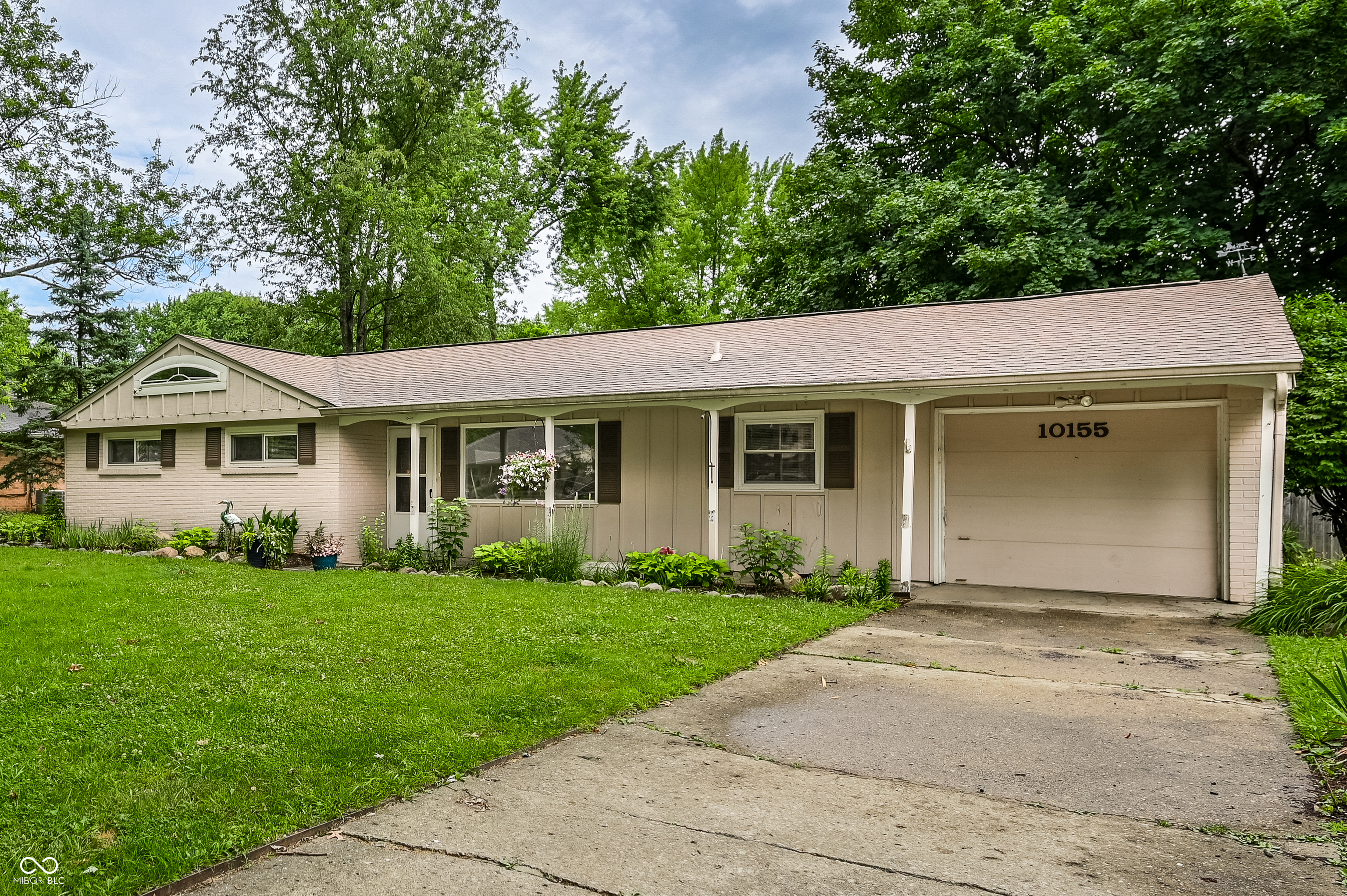 10155 Orchard Park Drive W