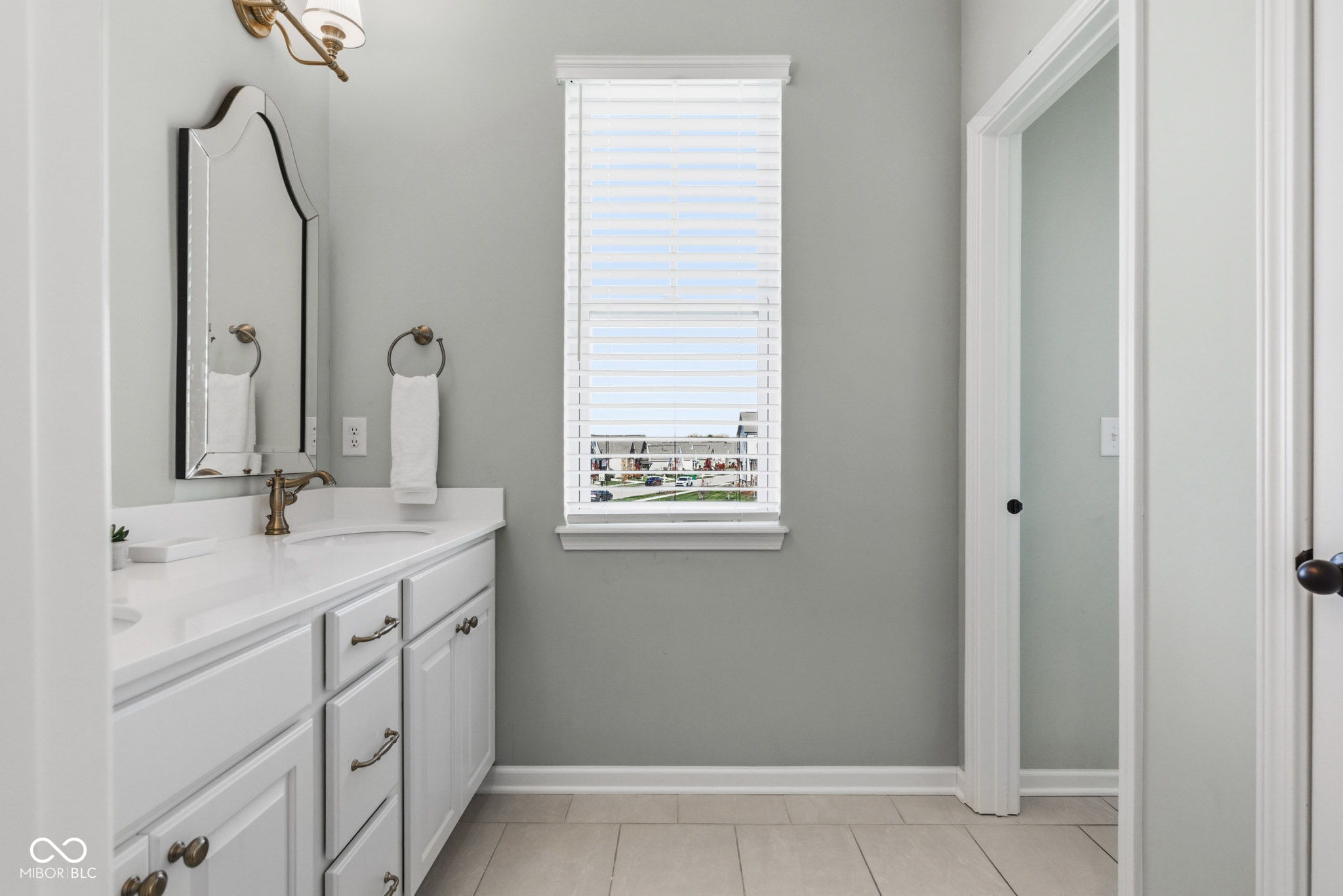 15304 Fairlands Drive