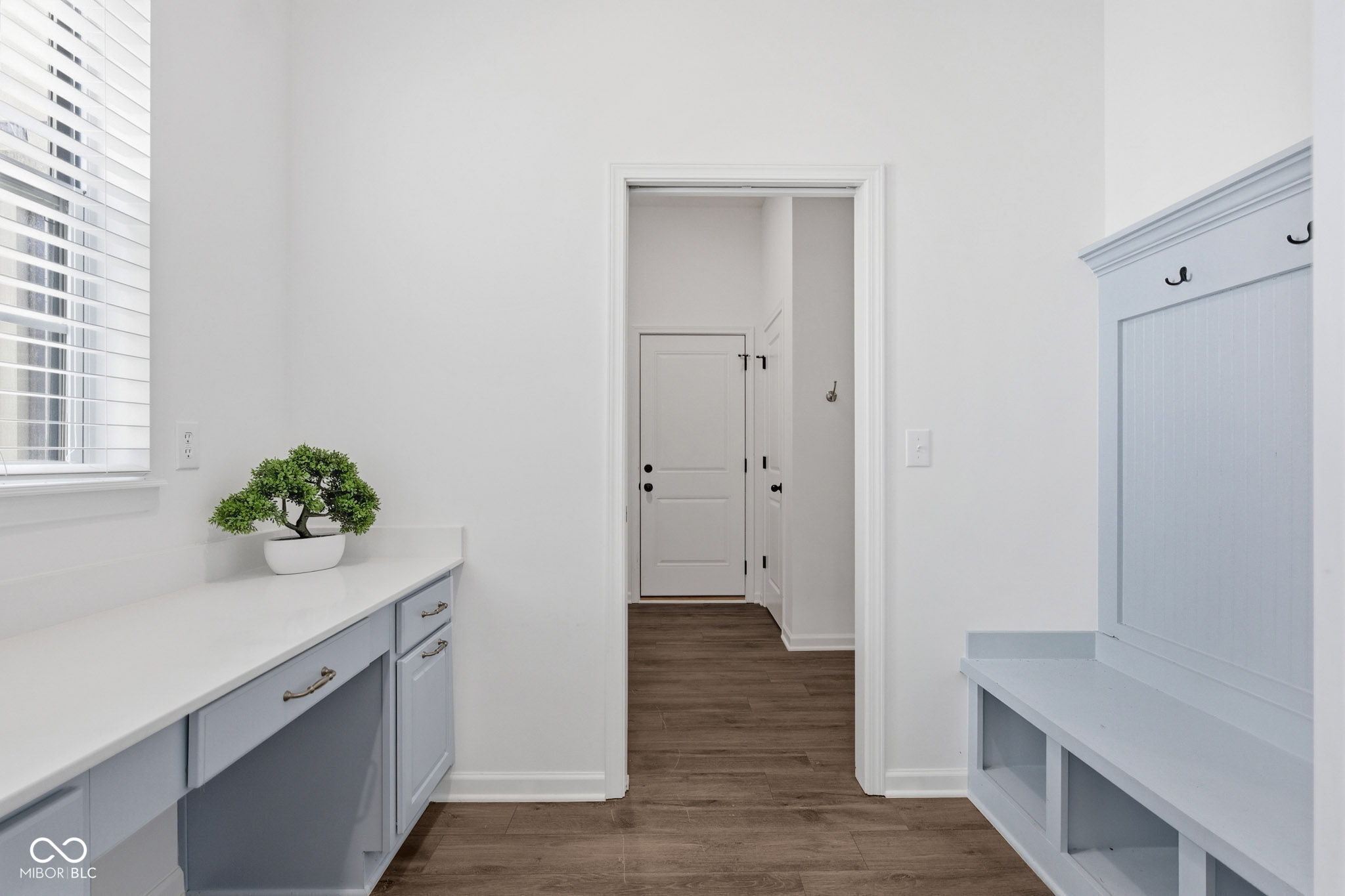 15304 Fairlands Drive